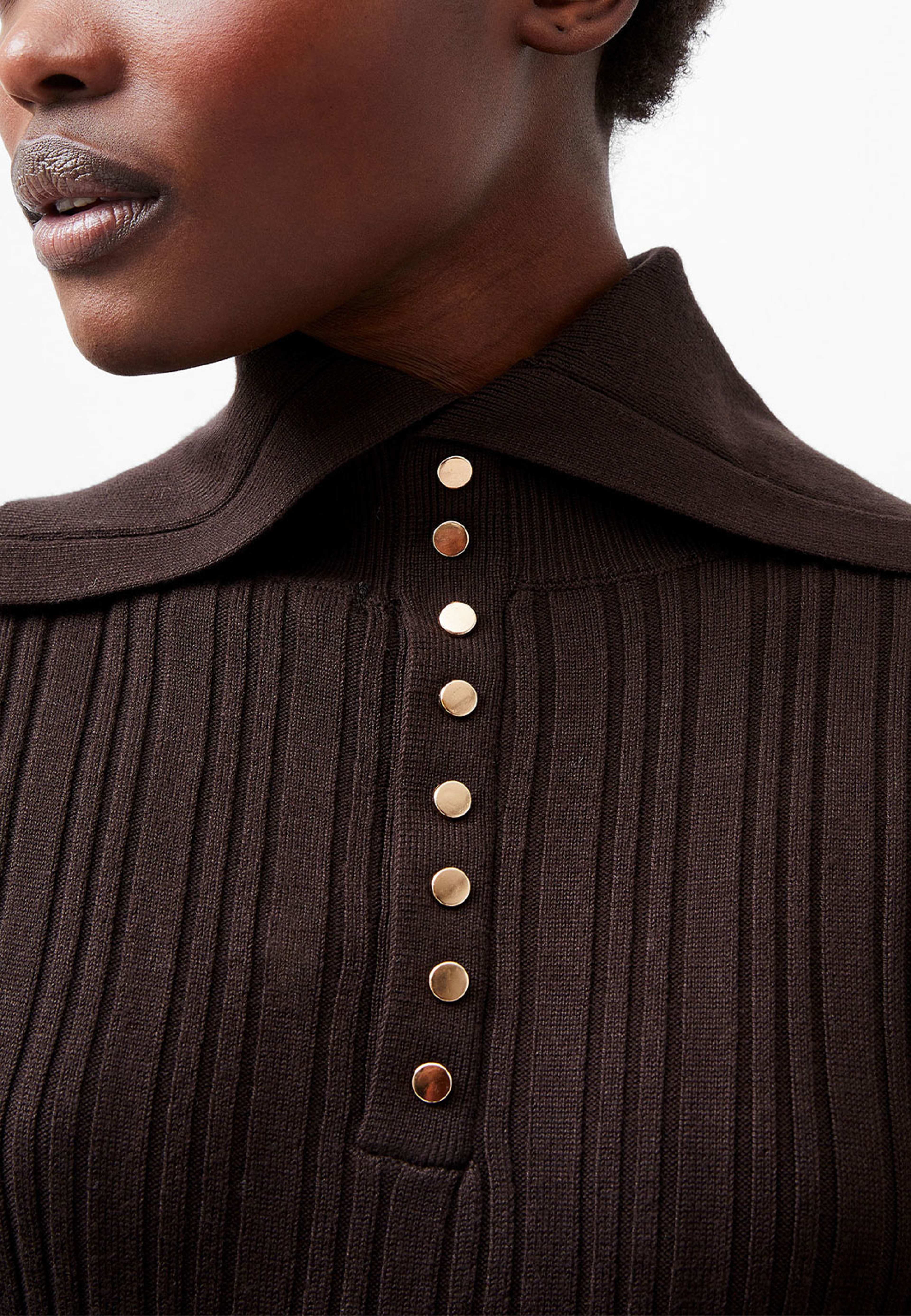 Nia High Neck Top