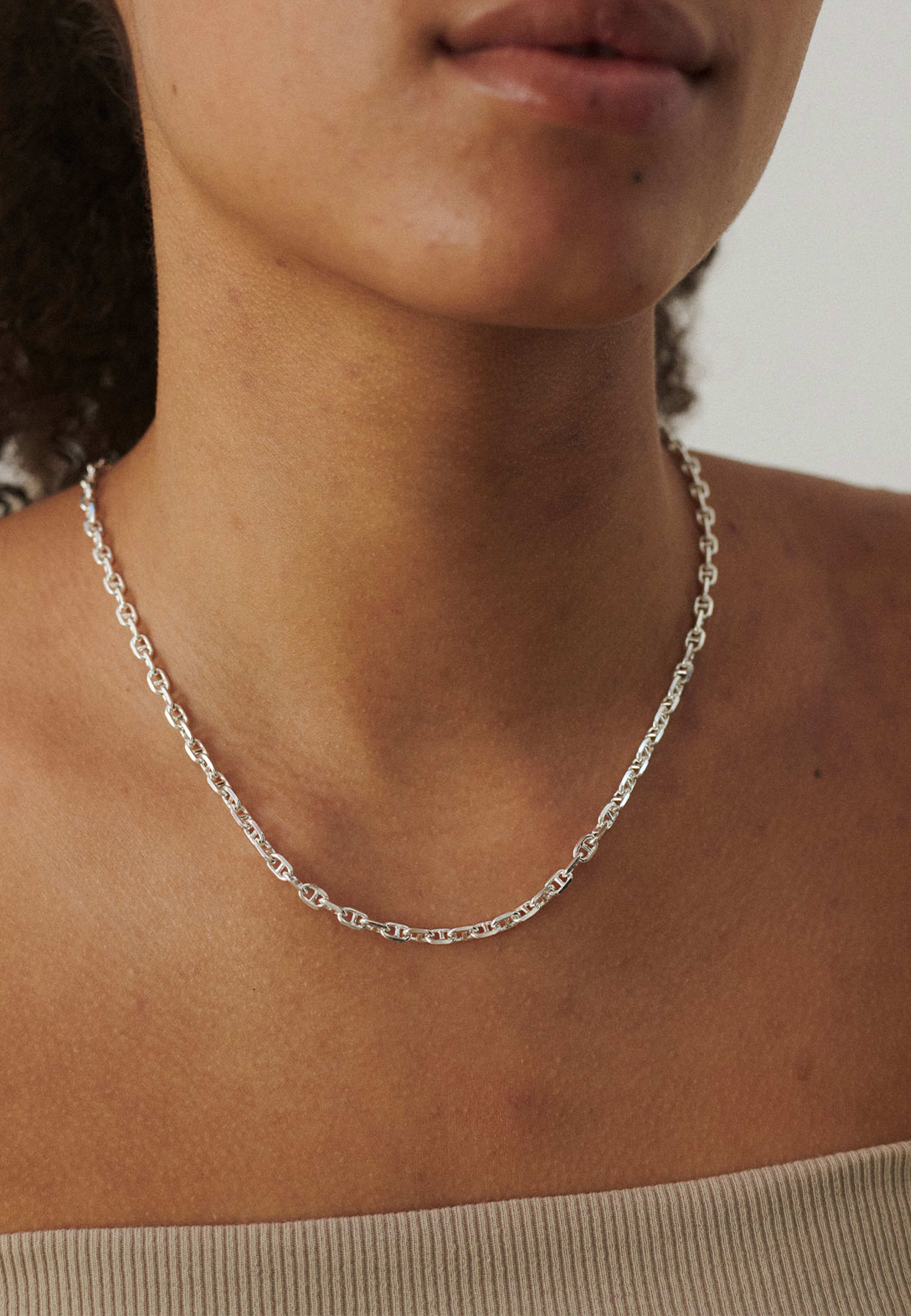 Noa Necklace
