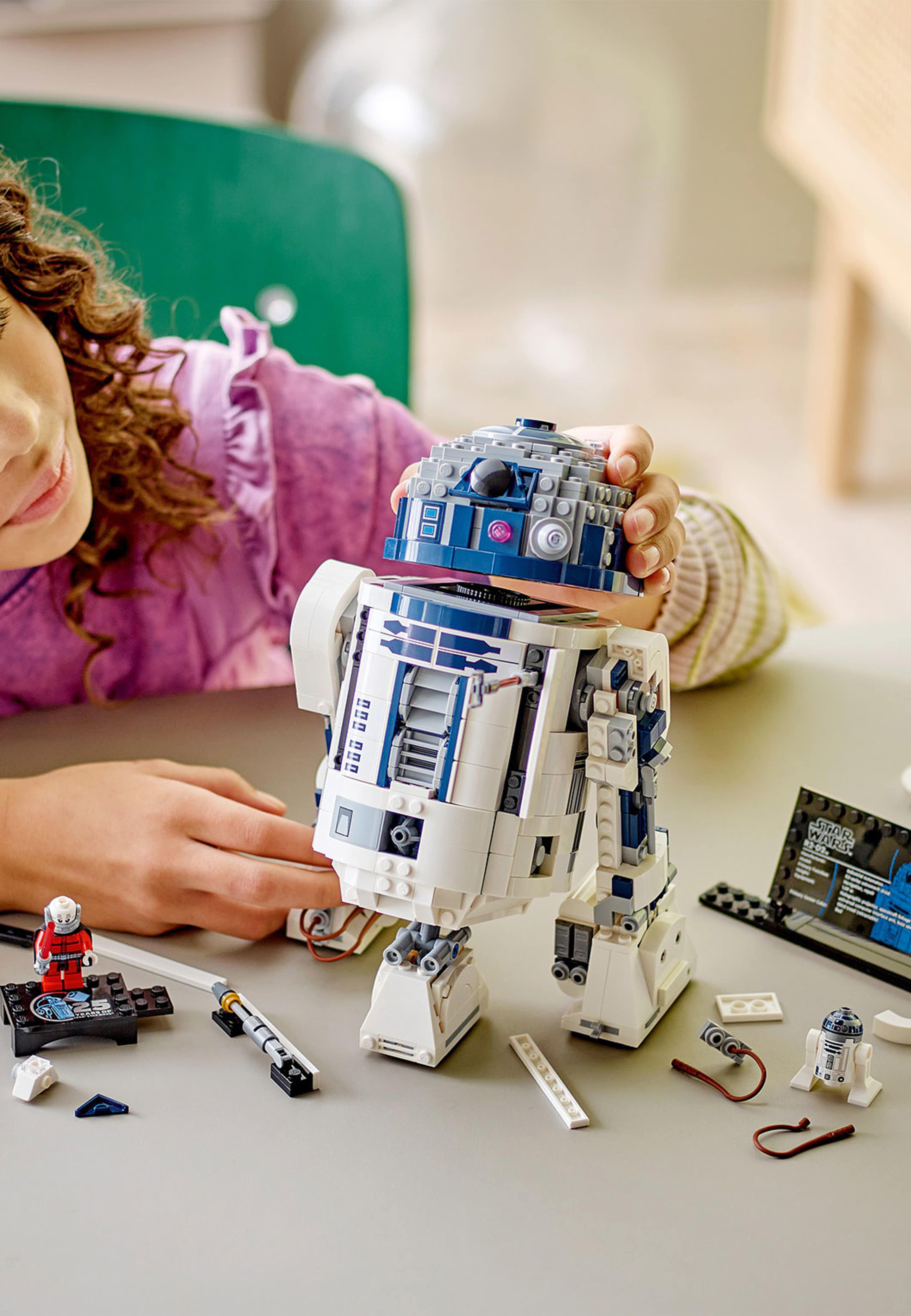 Star Wars™ R2-D2™ 75379