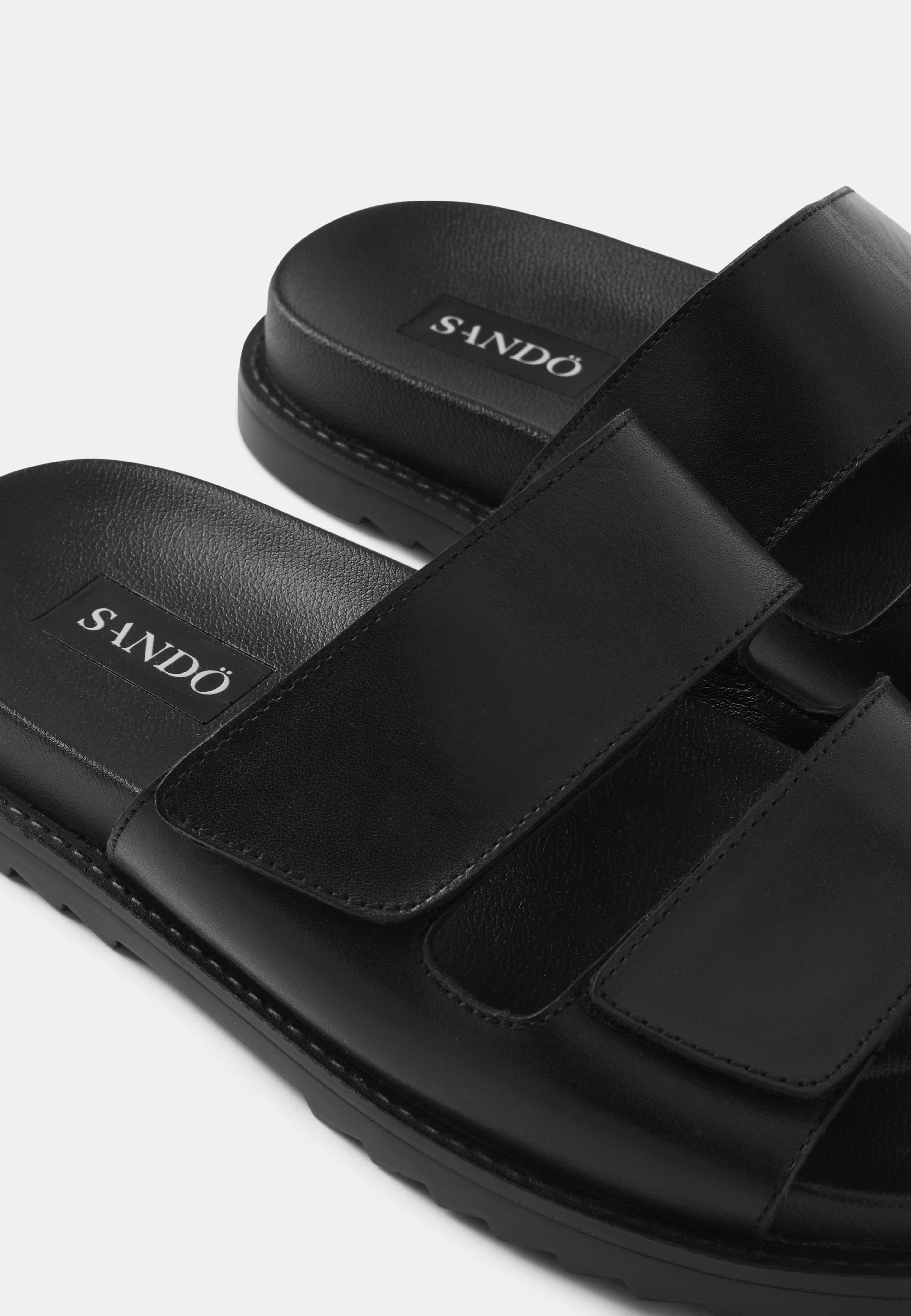Sandaler i skinn