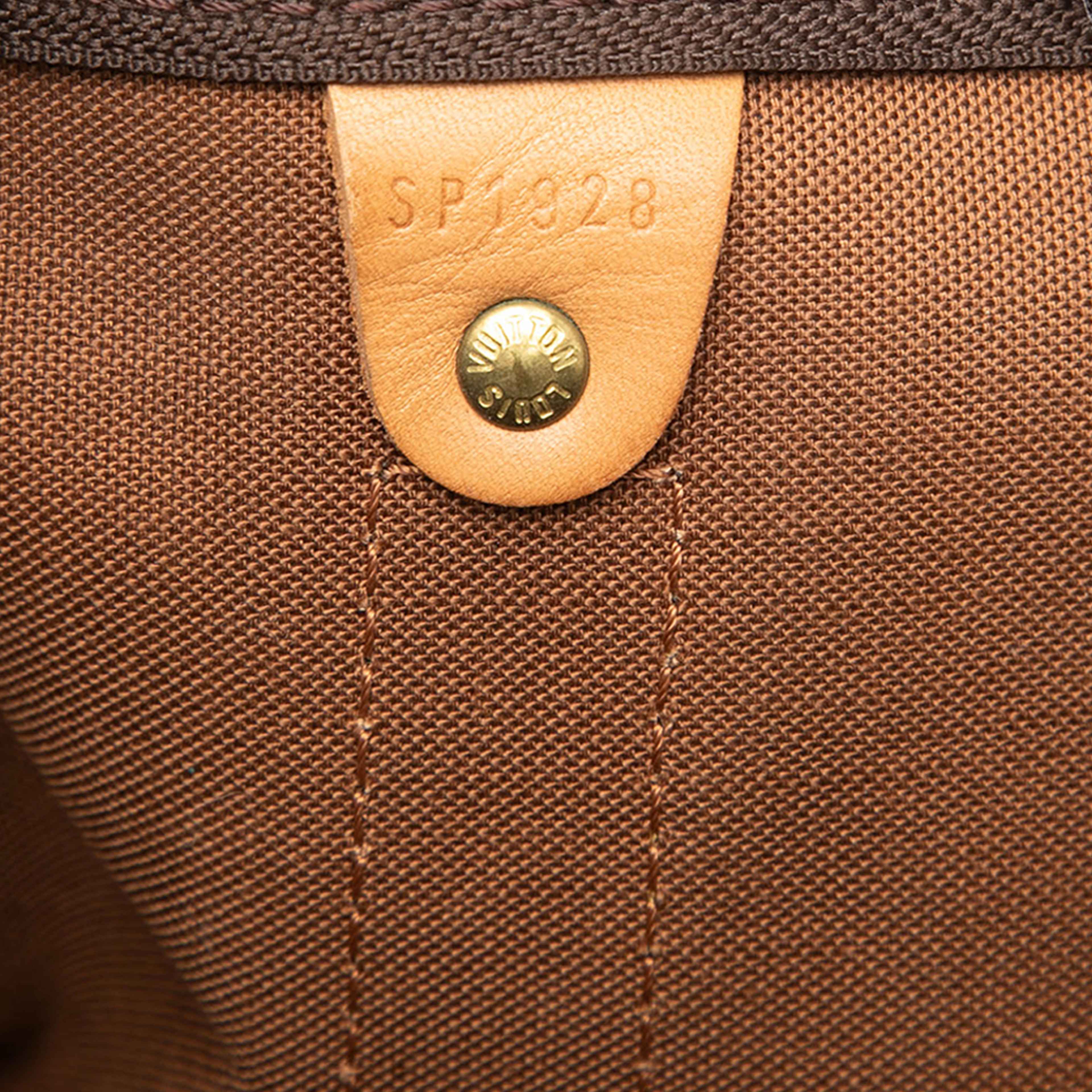 Louis Vuitton Monogram Keepall Bandouliere 50, från Luxclusif, i färgen brun. Klicka för att öppna bilden i stort format