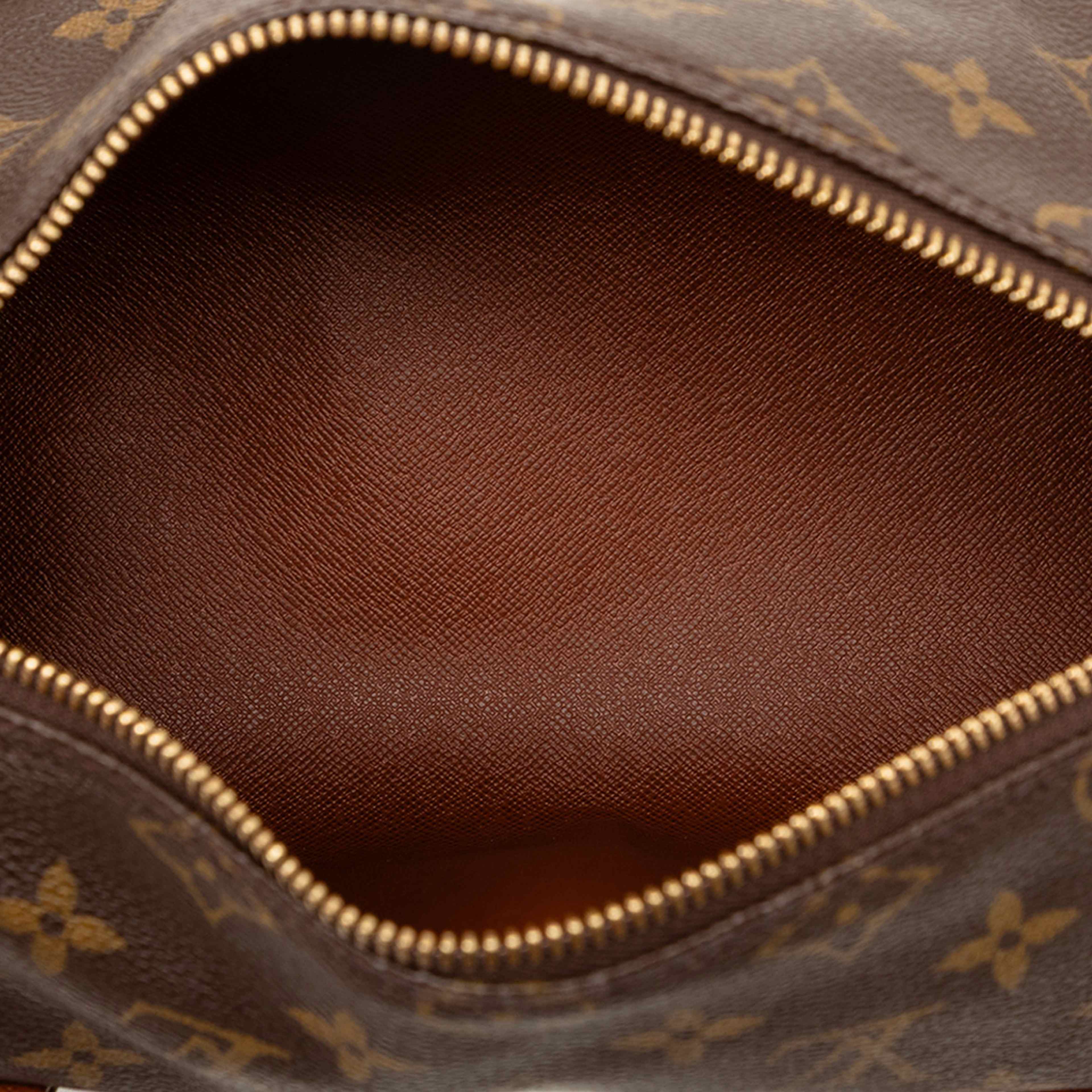 Louis Vuitton Monogram Papillon 26, från Luxclusif, i färgen brown. Klicka för att öppna bilden i stort format
