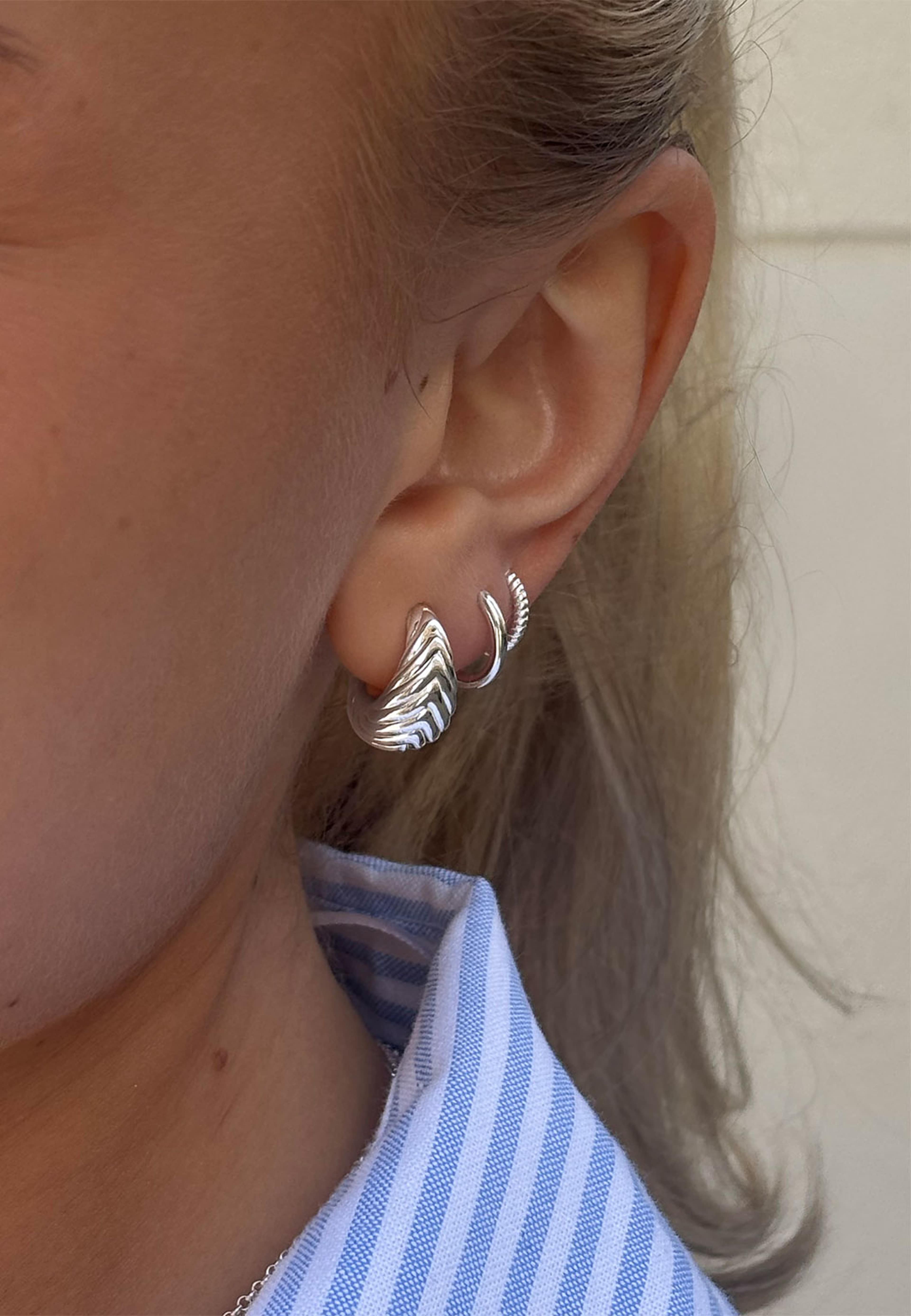 Bolded Little Sis Chevron Silver
