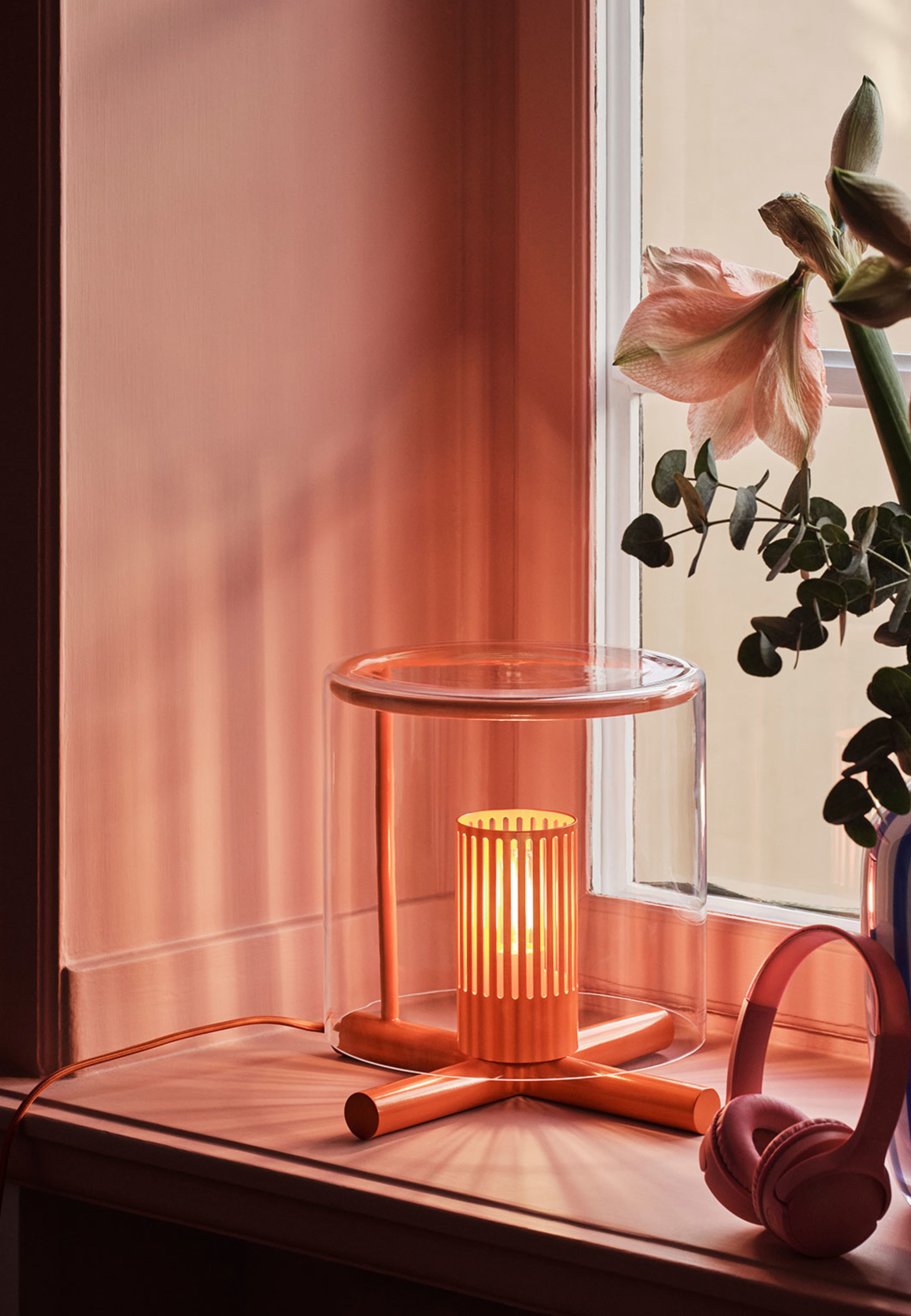 Fireplace Lamp, från Design House Stockholm, i färgen Red. Klicka för att öppna bilden i stort format