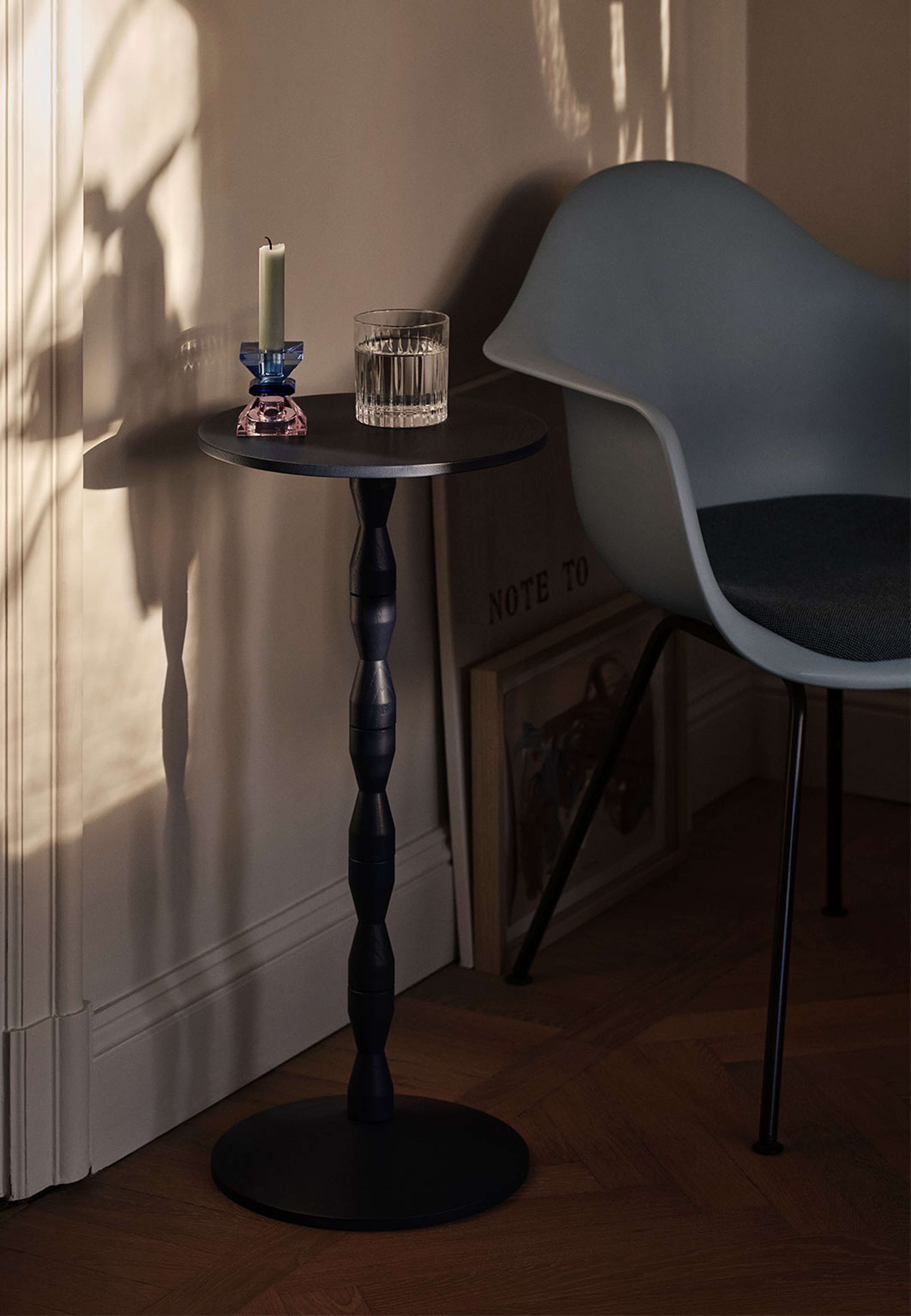 Pedestal Table