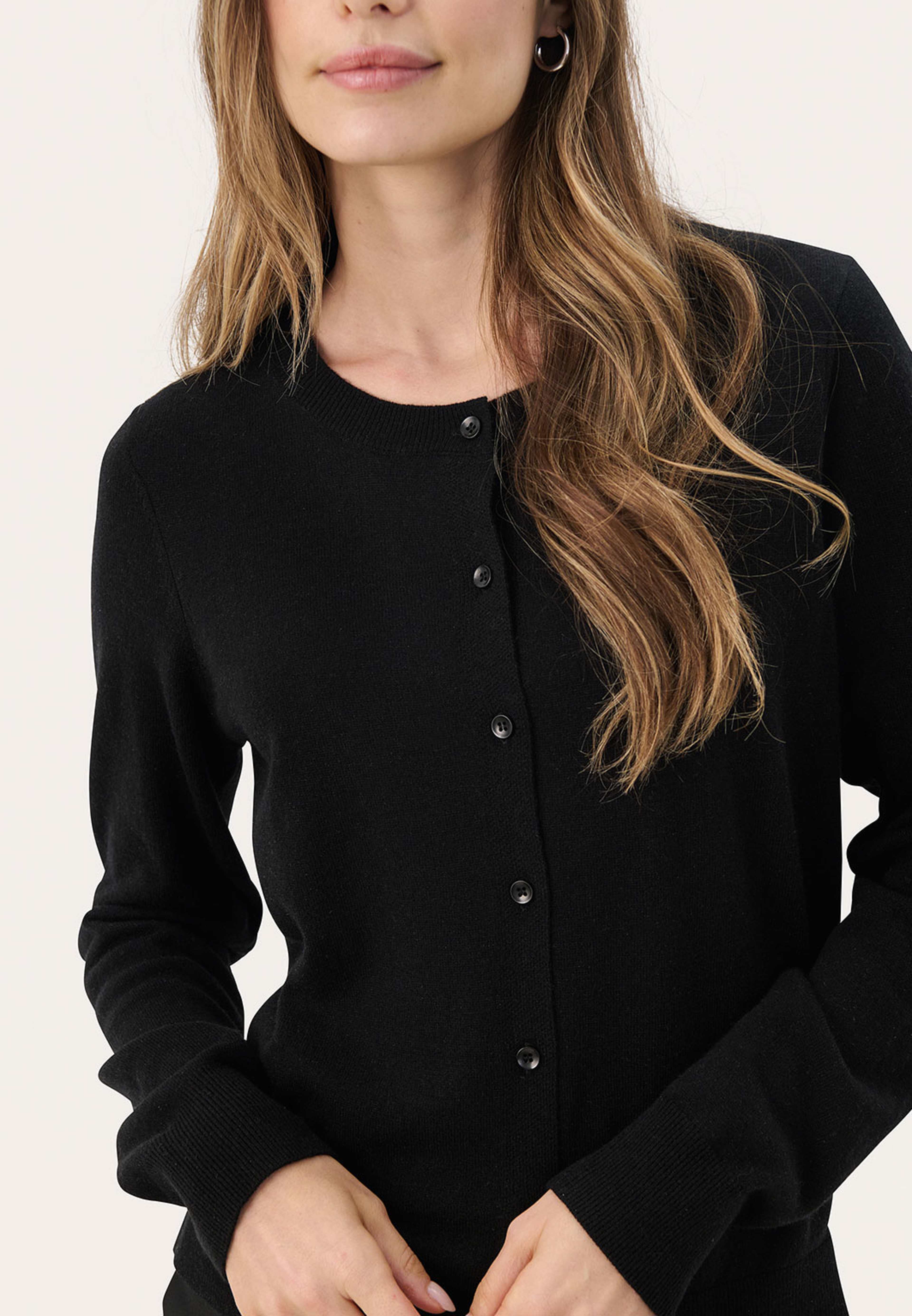 EllahPW Cardigan, från Part Two, i färgen Black. Klicka för att öppna bilden i stort format
