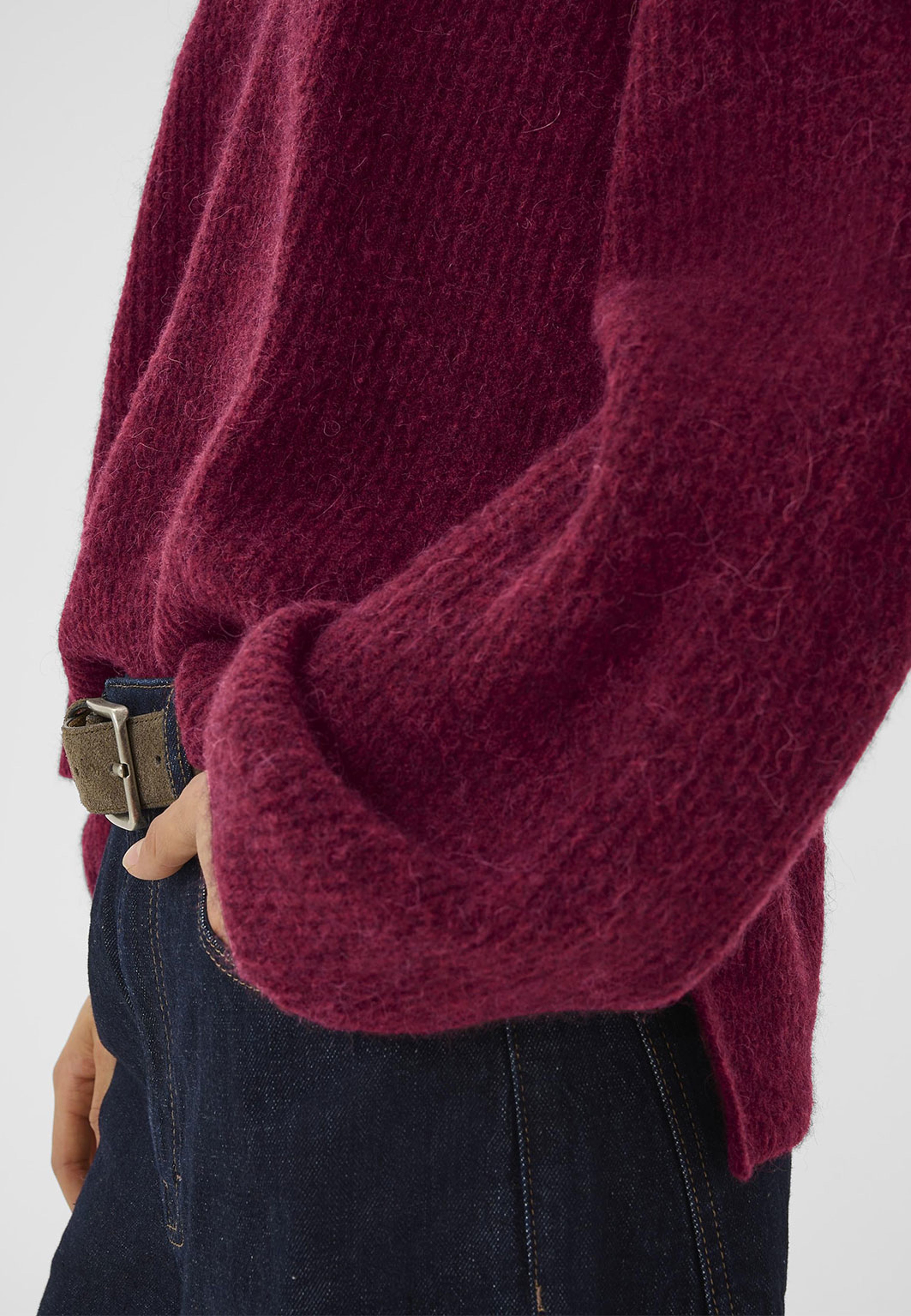GZalpha Pullover, från Gestuz, i färgen Blood Red Mélange.