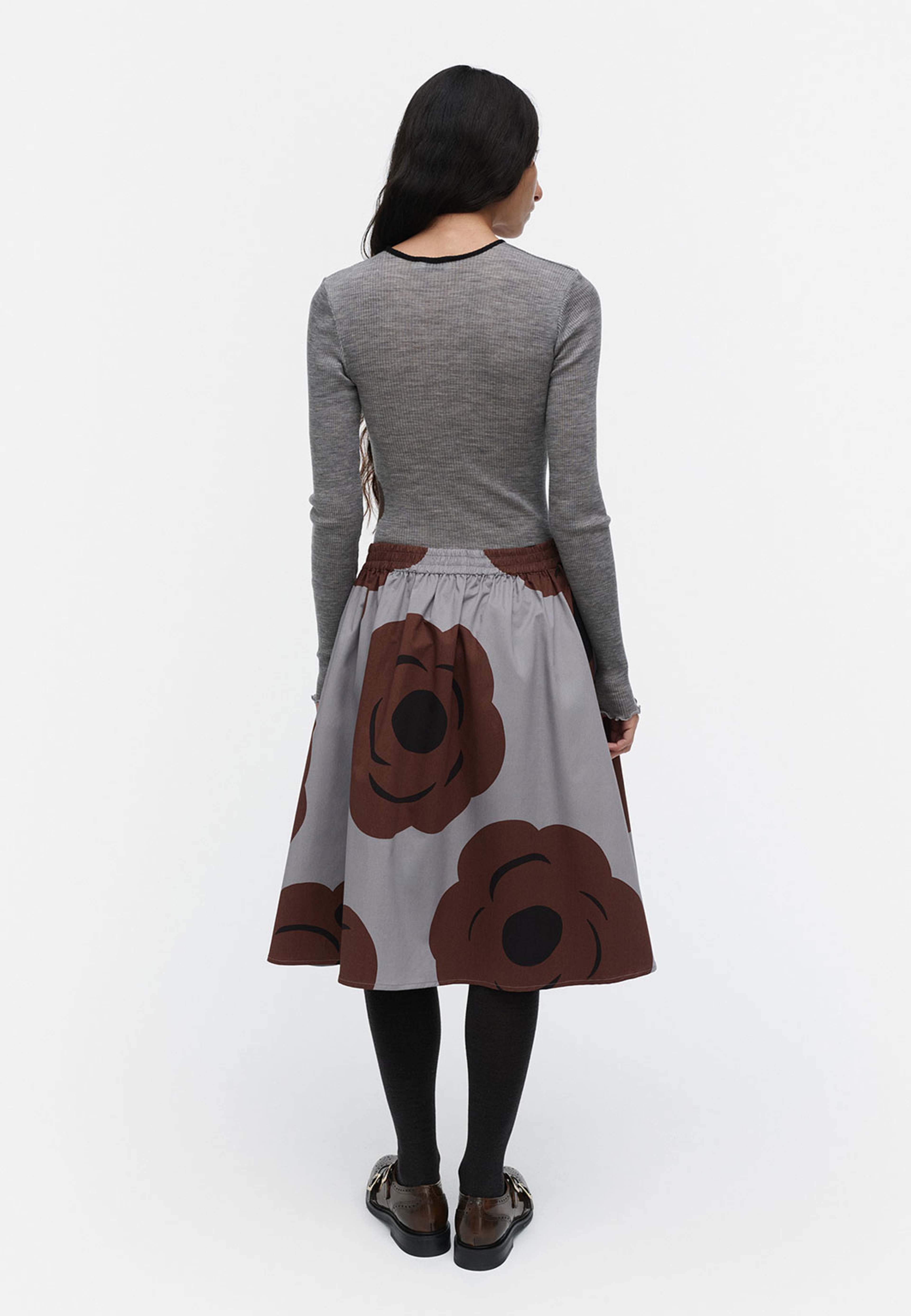 POLKKA TUMMA T-shirt, från Marimekko, i färgen Dark Grey, Brown.