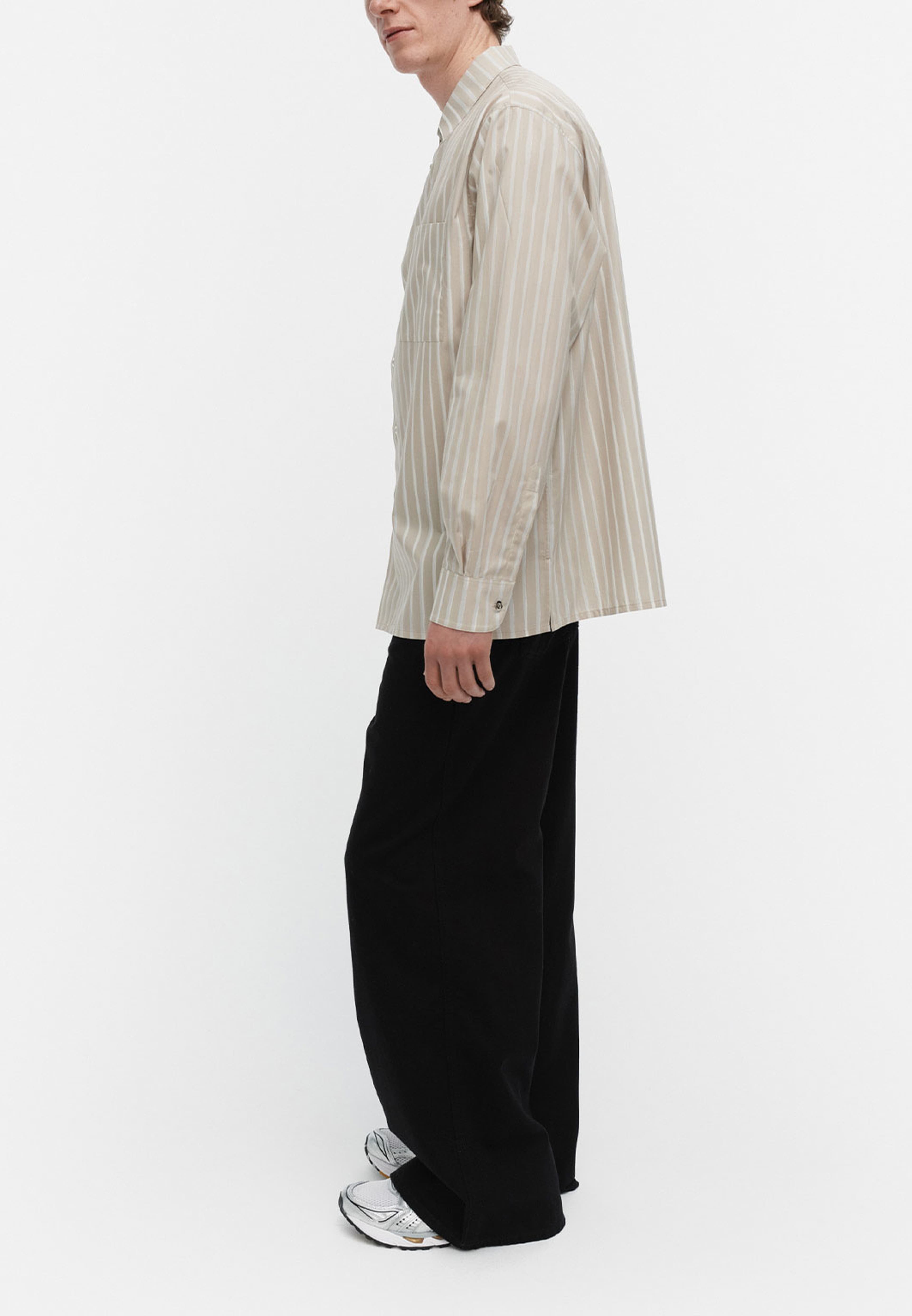 JOKAPOIKA 2017 Shirt, från Marimekko, i färgen Light Grey, Beige, White.