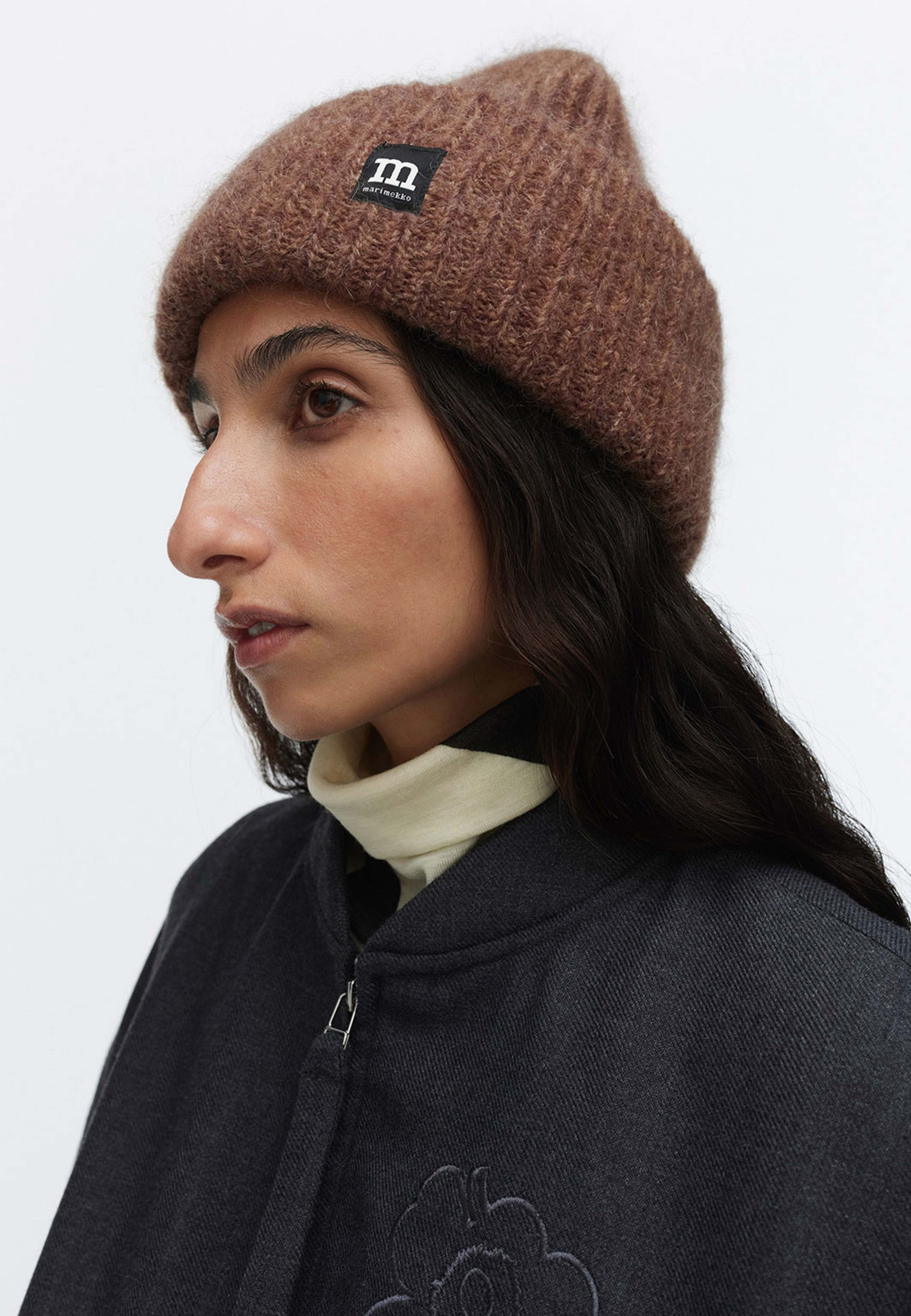 REIVI Hat, från Marimekko, i färgen Light Brown.