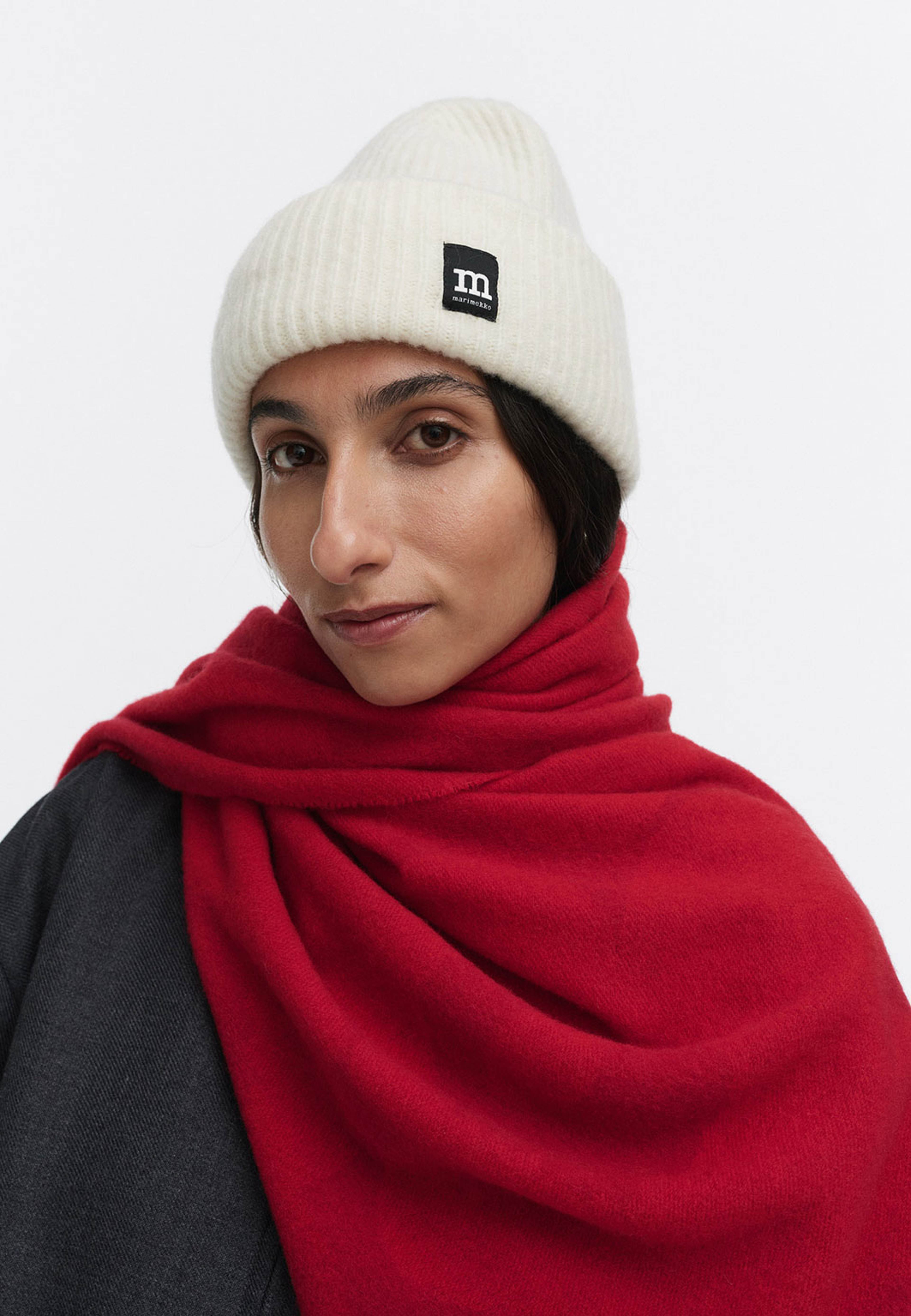 PJETTAR II Hat, från Marimekko, i färgen Off White.