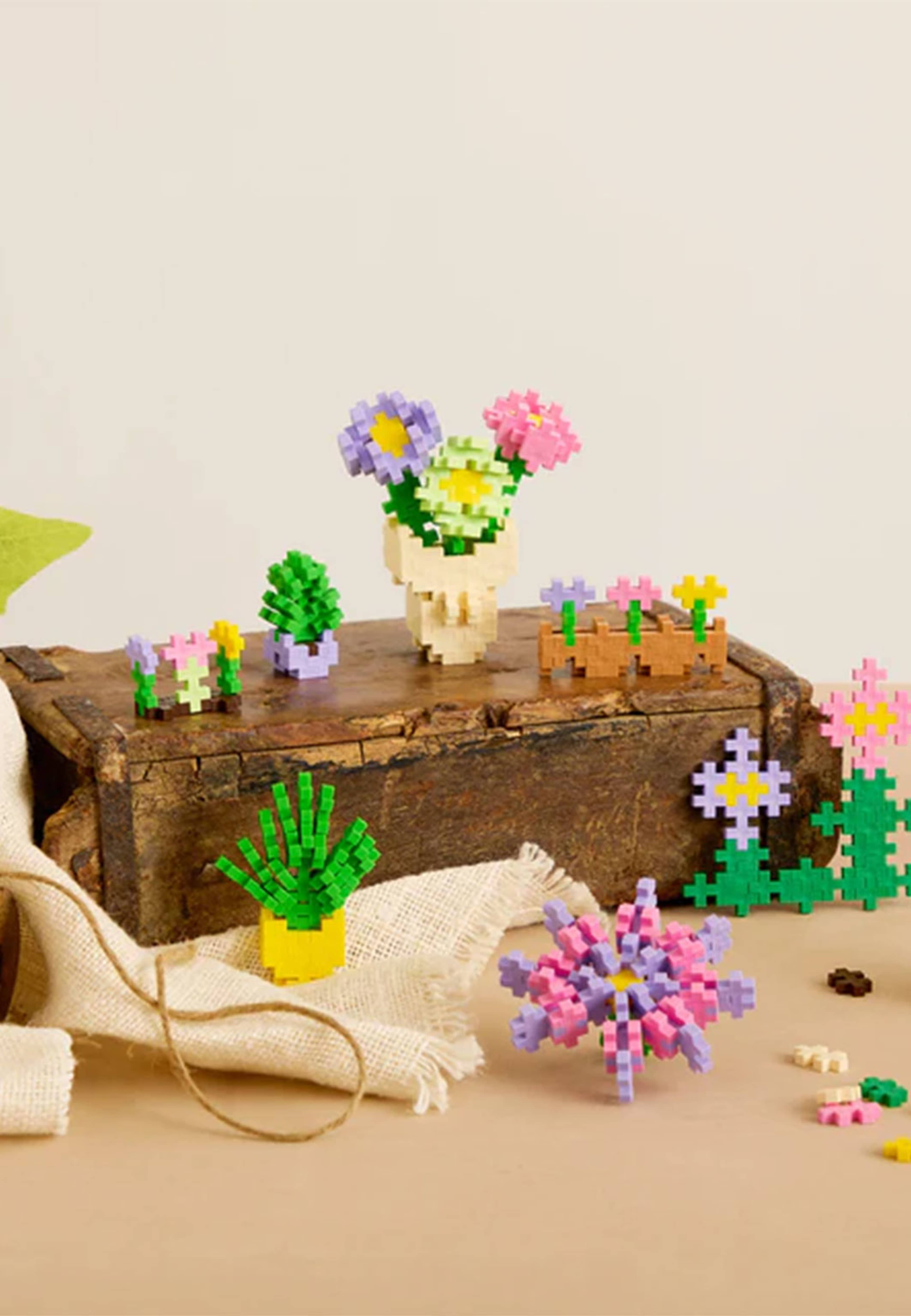 Learn to Build - Blomsteraffär, från PLUS PLUS, i färgen Multicolor.