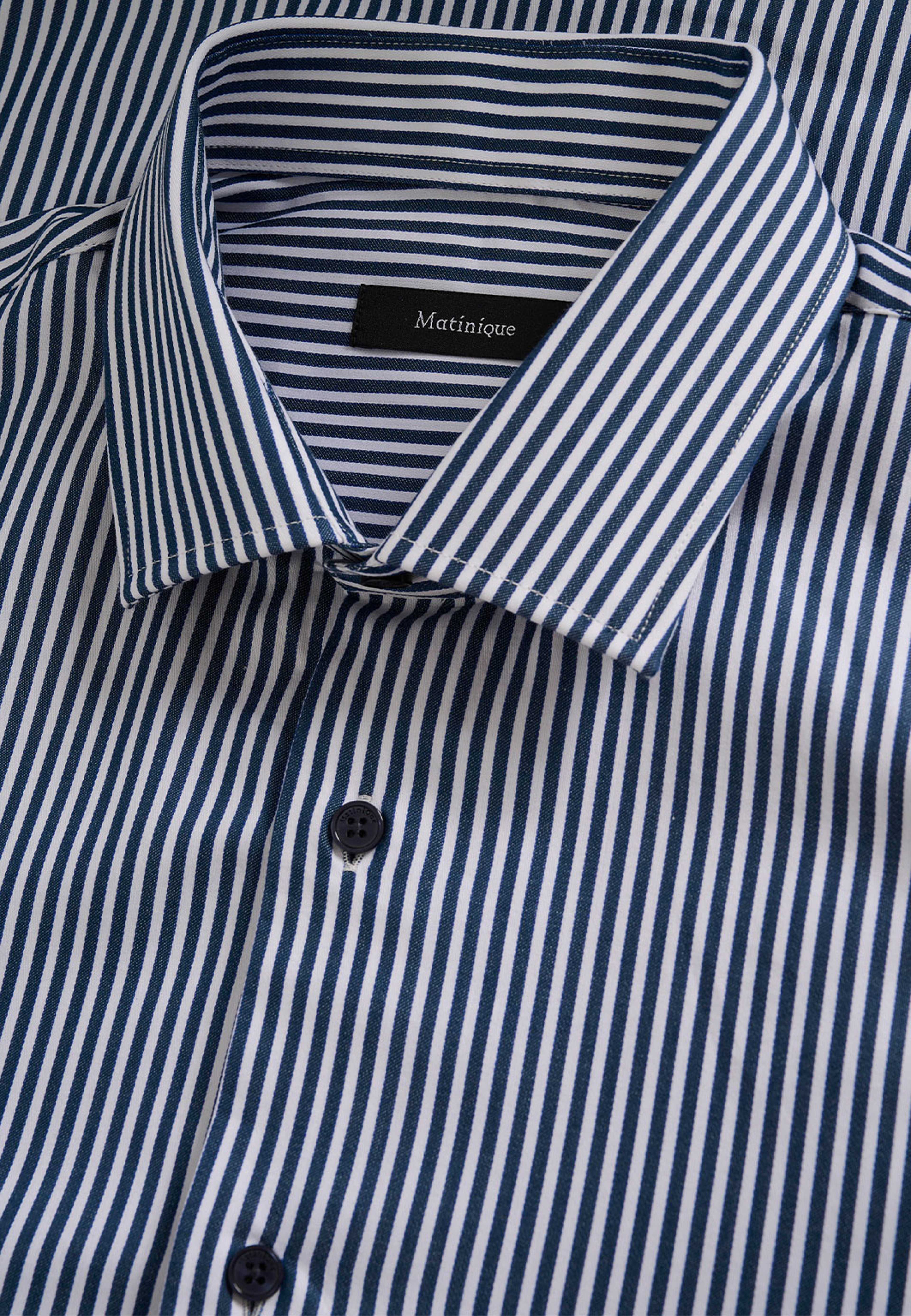 Trostol Bn Shirt, från Matinique, i färgen Insignia Blue. Klicka för att öppna bilden i stort format