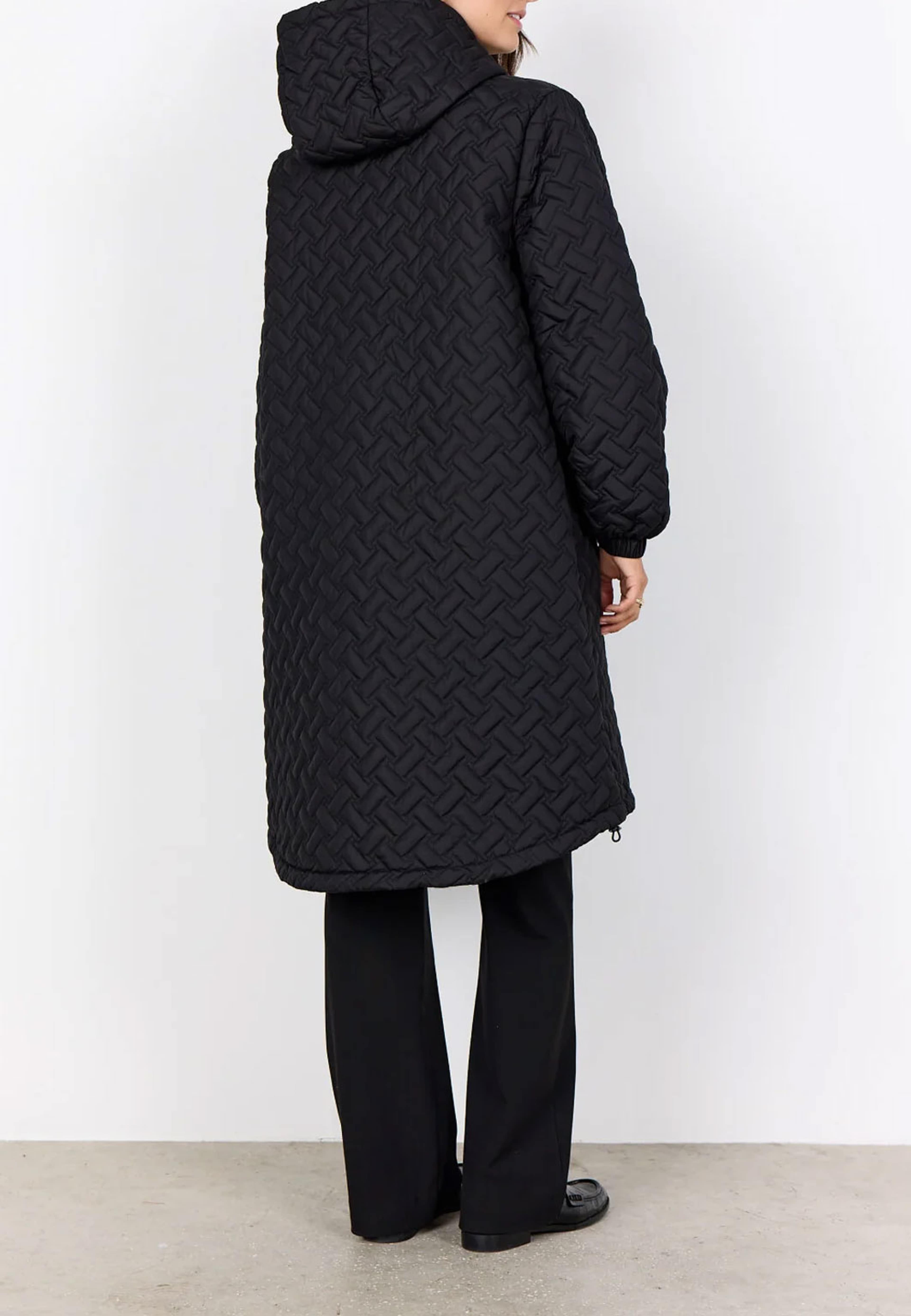 Sc-Fenya 73 Jacket, från Soyaconcept, i färgen Black. Klicka för att öppna bilden i stort format