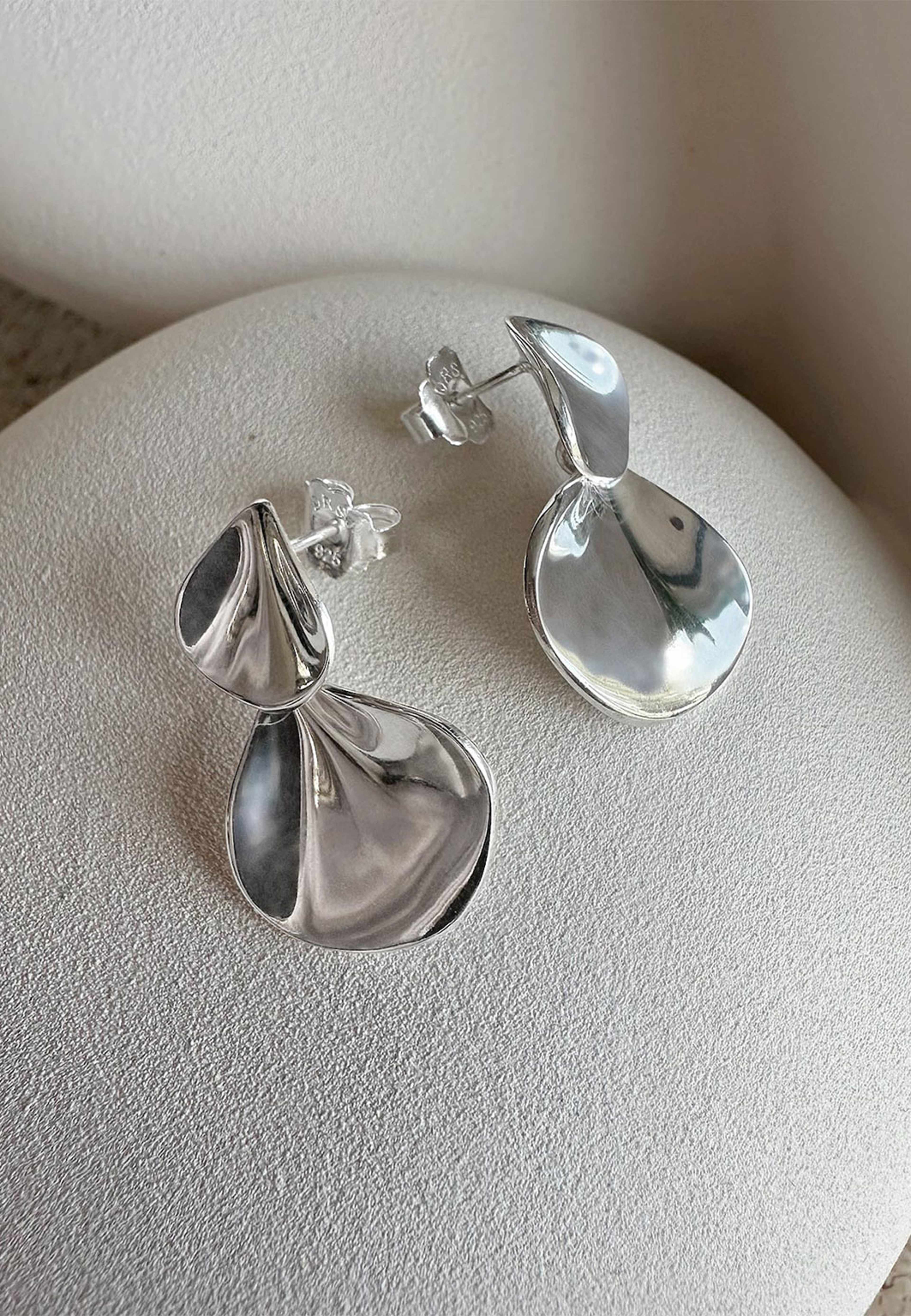 Hortensia earrings
