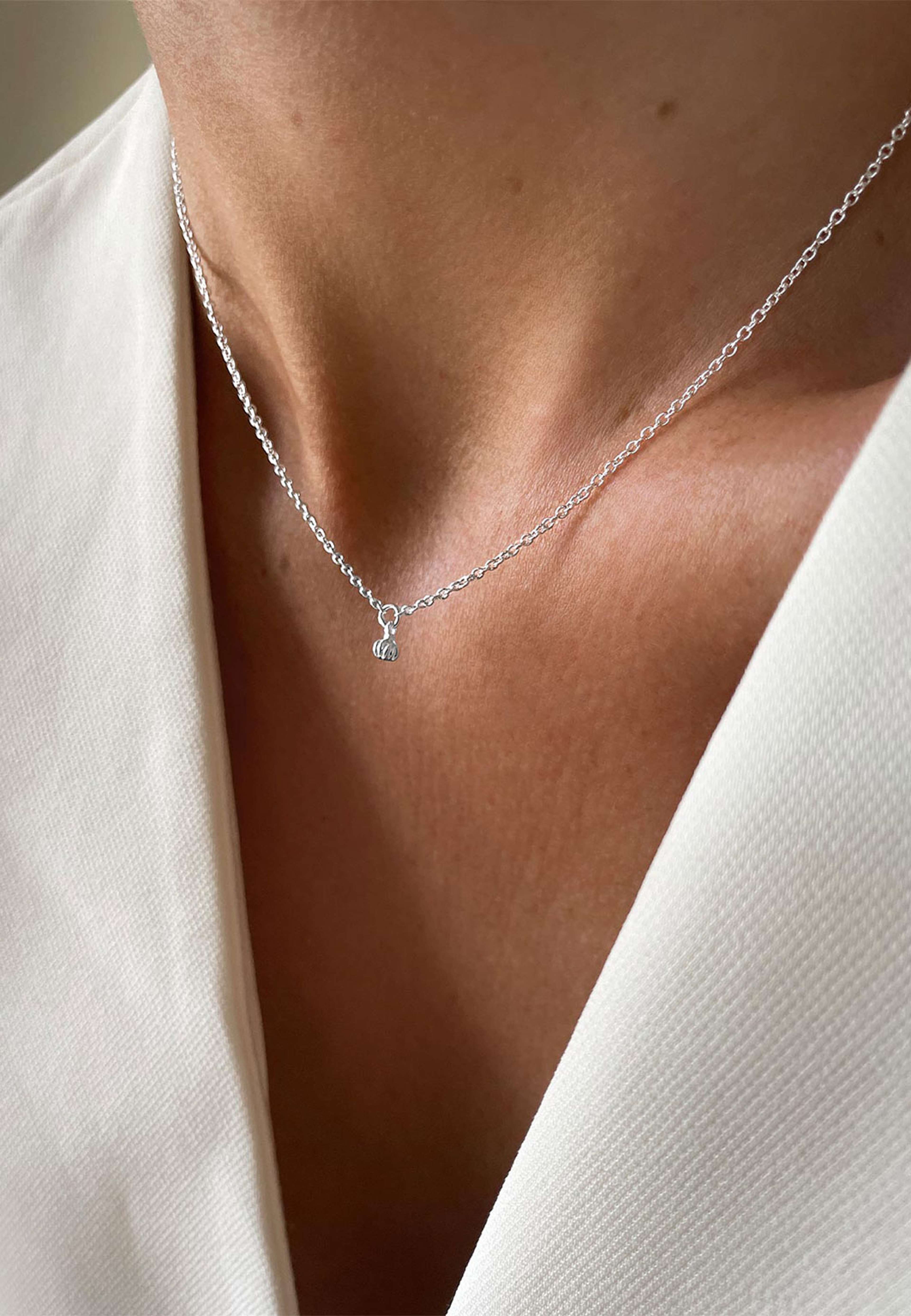 New Bud drop necklace