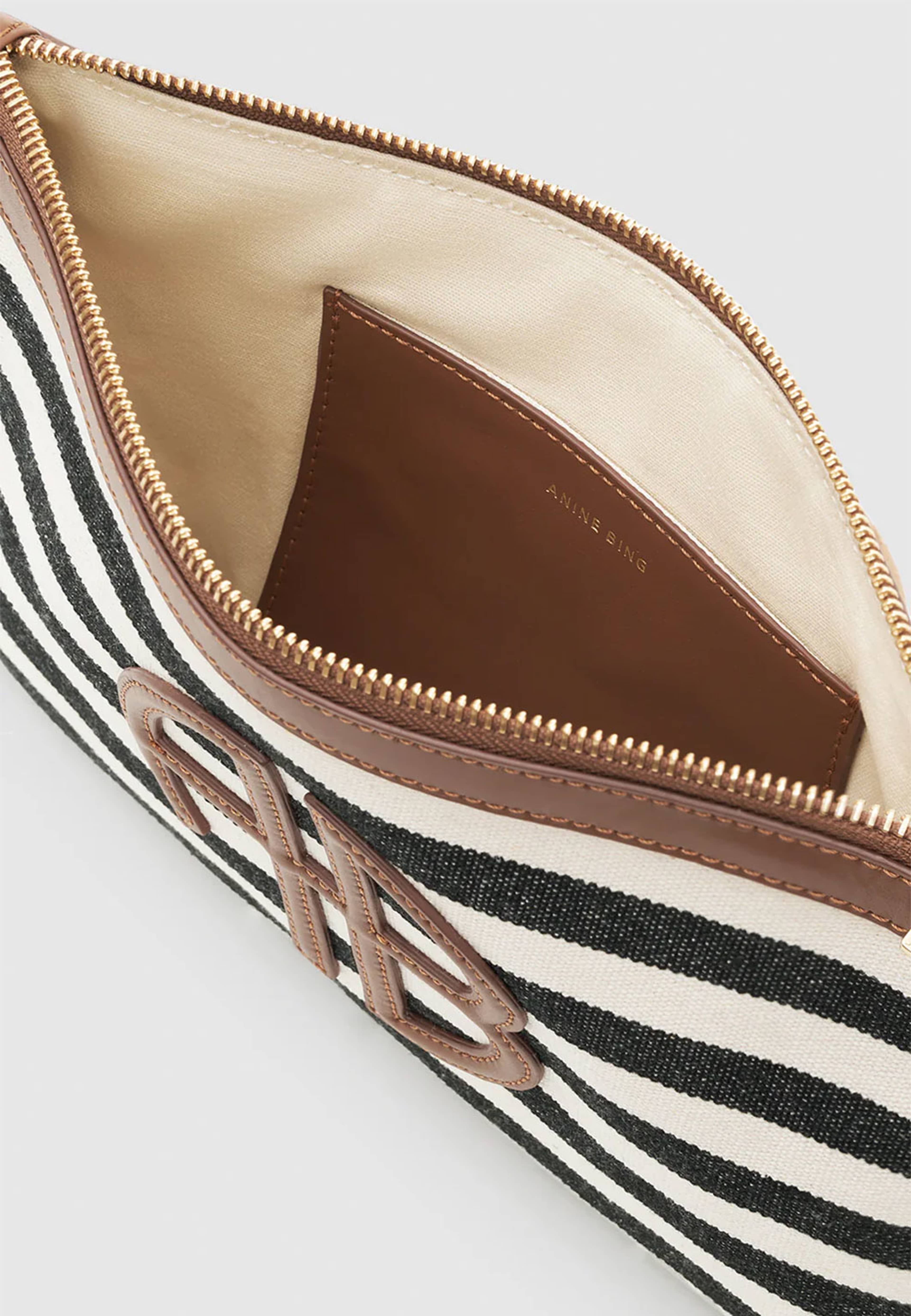 Lili Pouch