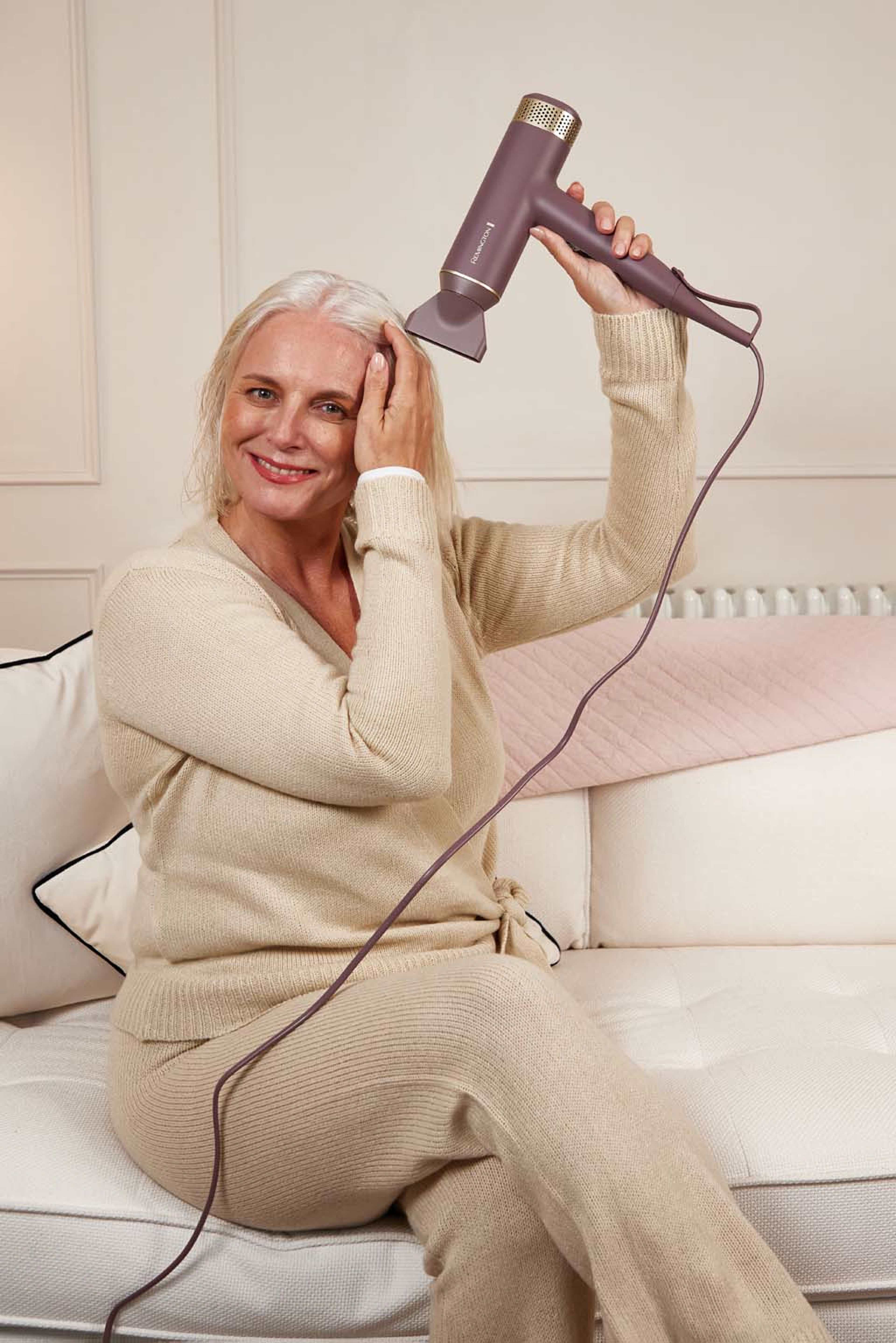 AIRvive Digital Hair Dryer, från Remington, i färgen Mauve (purple) & Gold. Klicka för att öppna bilden i stort format