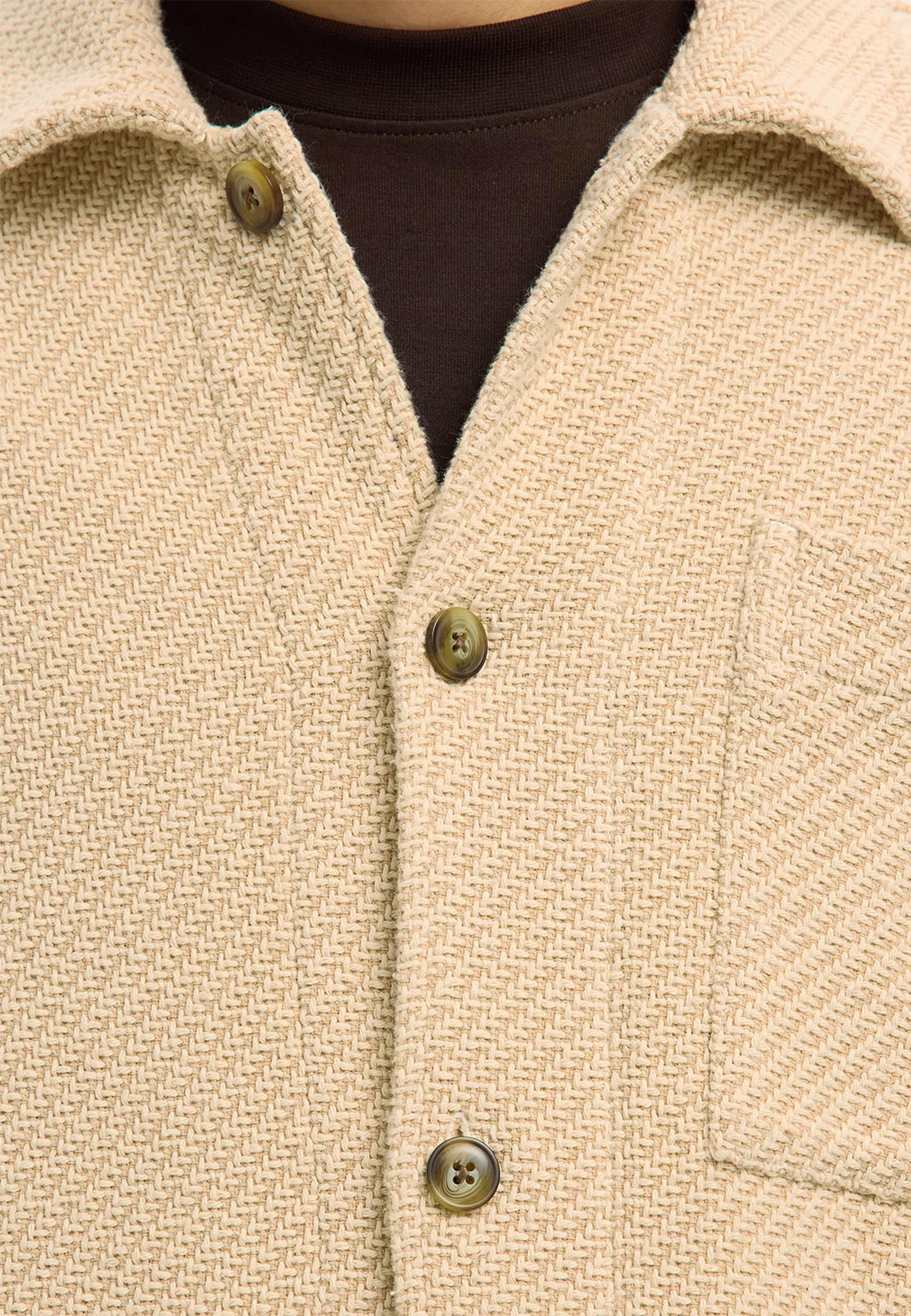 SLHREGFRED Overshirt, från Selected Homme, i färgen Egret Structured. Klicka för att öppna bilden i stort format