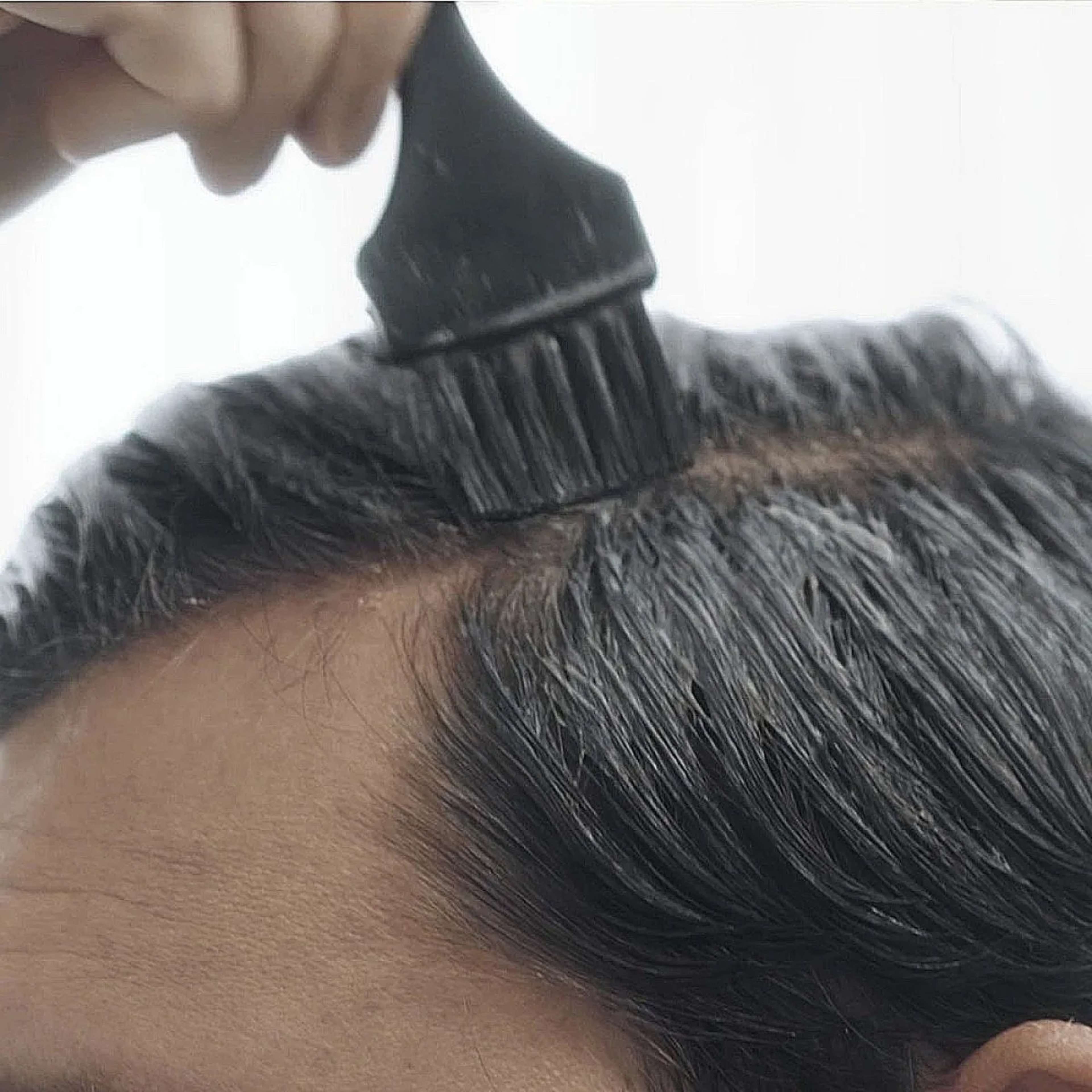 Skäggfärg och hårfärg, från Active Men, i färgen Brown. Klicka för att öppna bilden i stort format