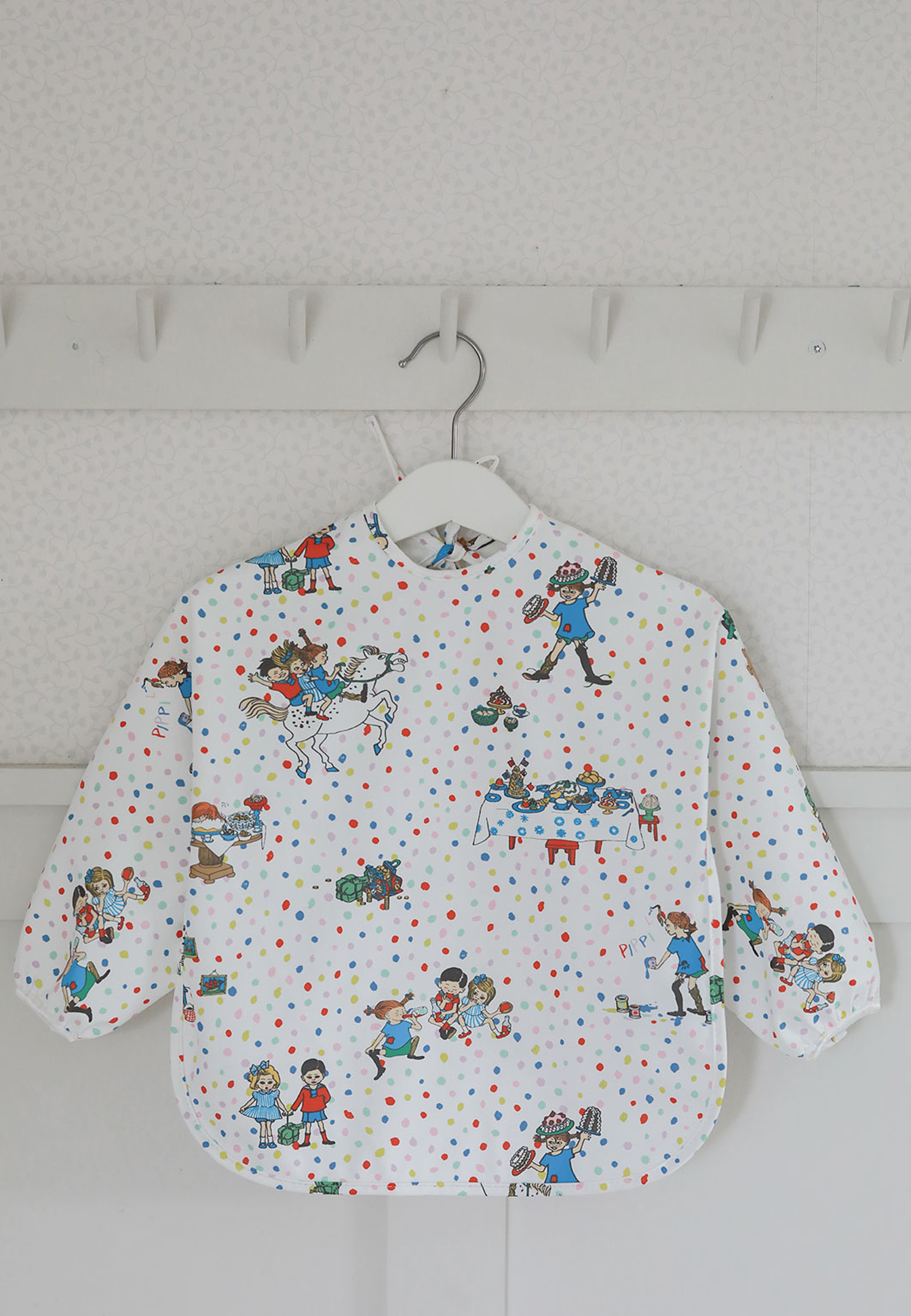 Pippi Födelsedag, Haklapp med ärm/förkläde, från PIPPI, i färgen Multi. Klicka för att öppna bilden i stort format
