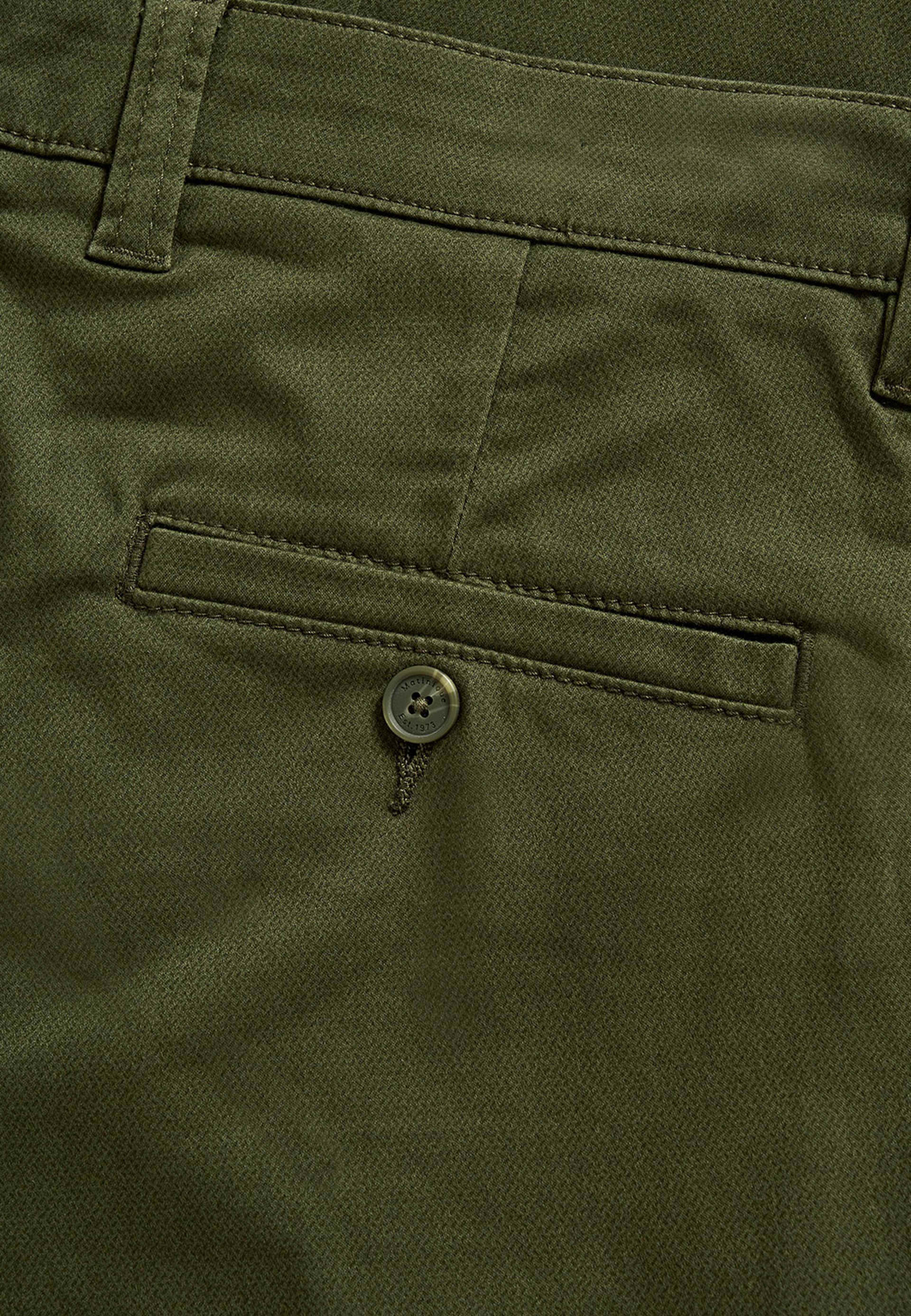 Pristu, från Matinique, i färgen Olive Night. Klicka för att öppna bilden i stort format