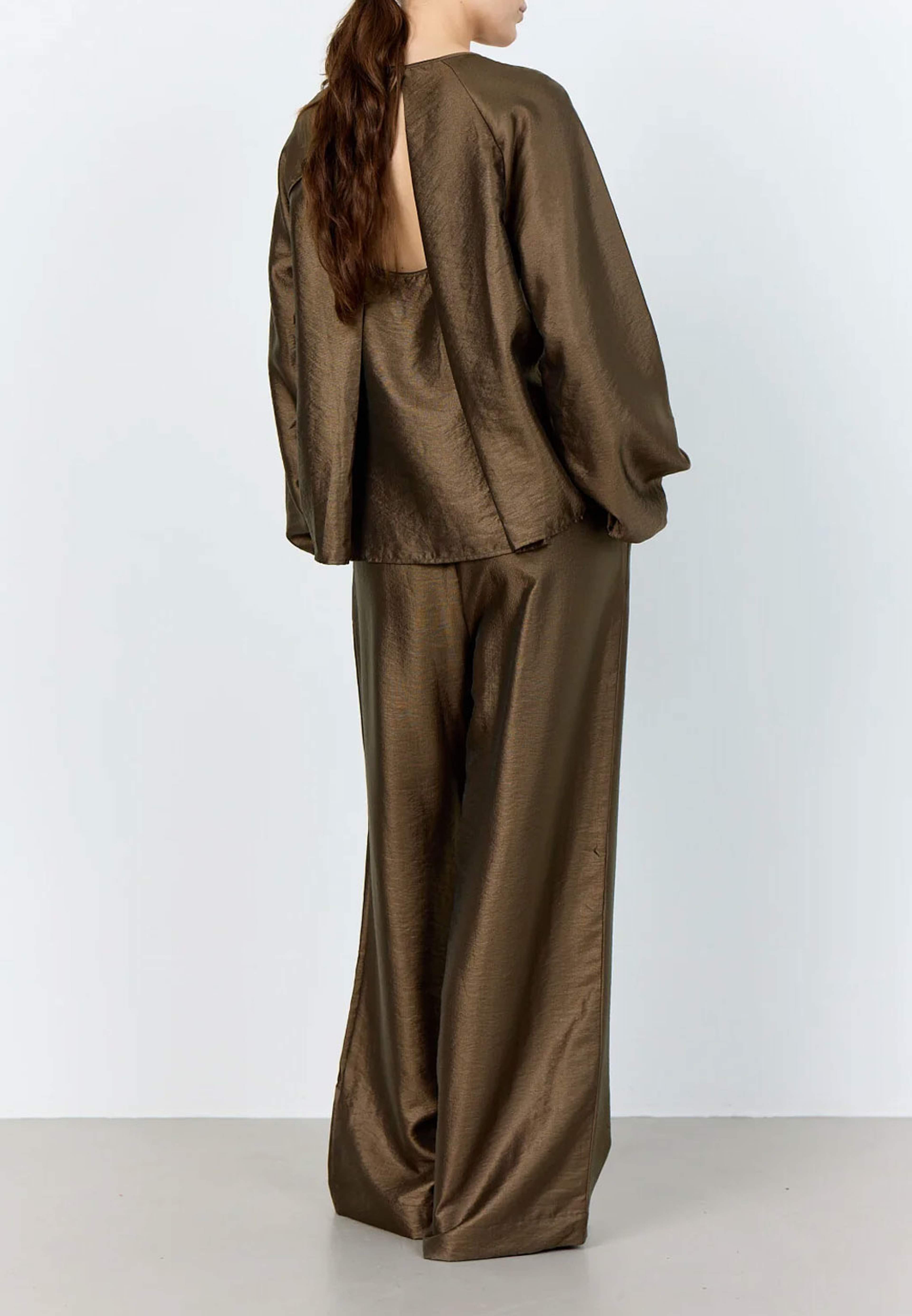 LR-Nessa 2 Blouse, från Leveté Room, i färgen Fudge. Klicka för att öppna bilden i stort format