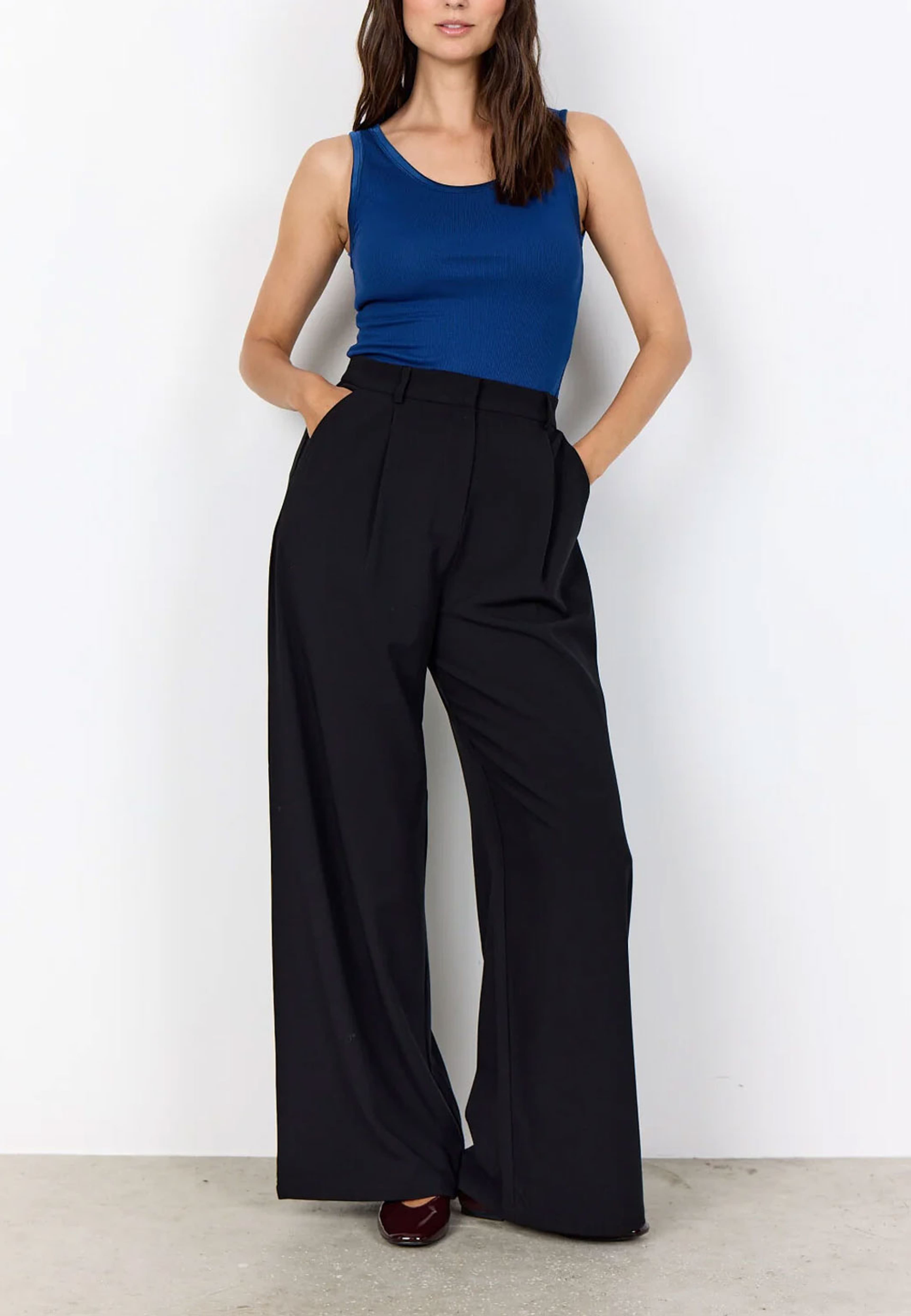 SC-Venus 3-C Pants, från Soyaconcept, i färgen Black. Klicka för att öppna bilden i stort format