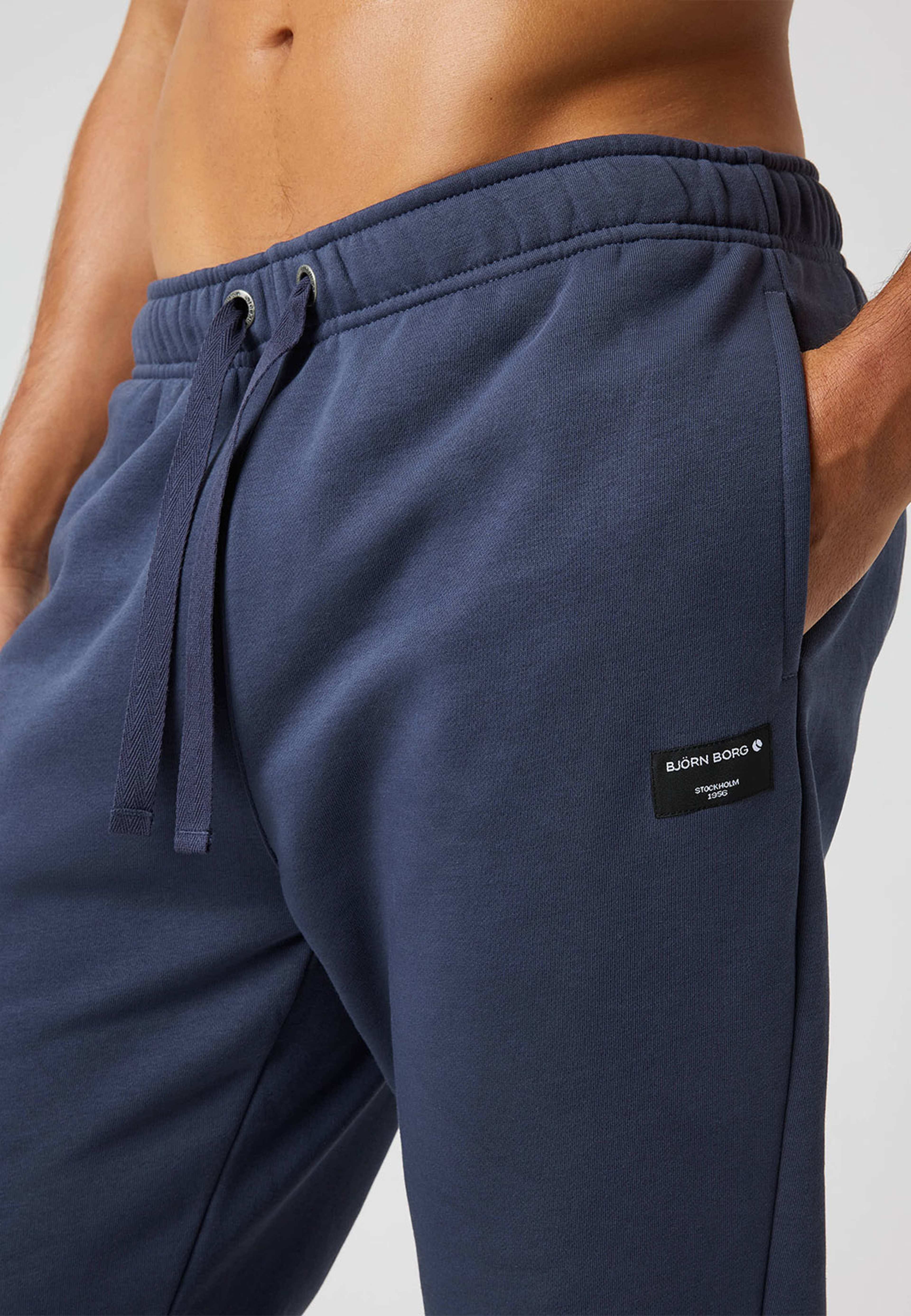 Centre Sweatpants, från Björn Borg, i färgen Odyssey Gray. Klicka för att öppna bilden i stort format