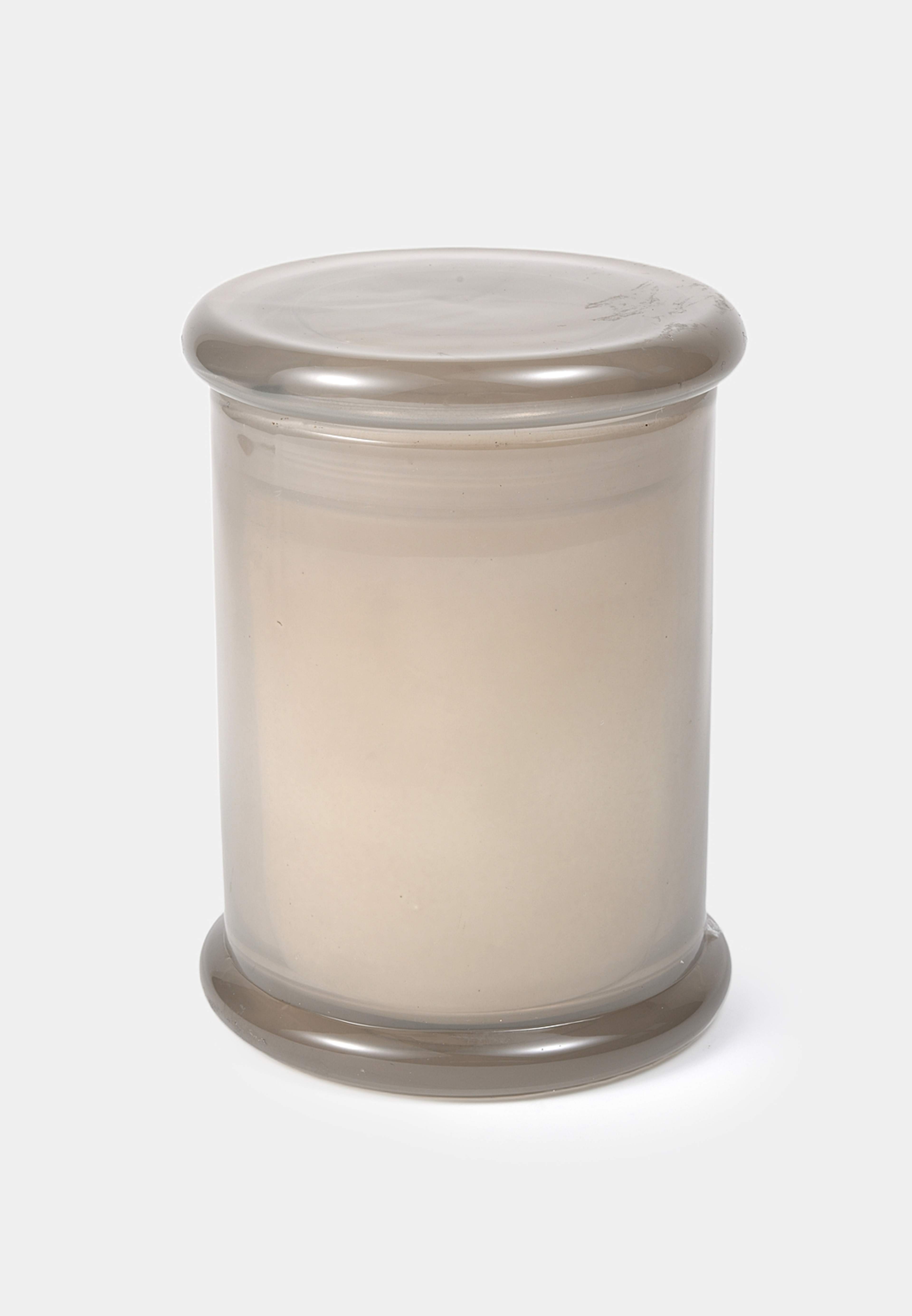 Noir Velours Scented Candle, från Å BEAUTY. Klicka för att öppna bilden i stort format