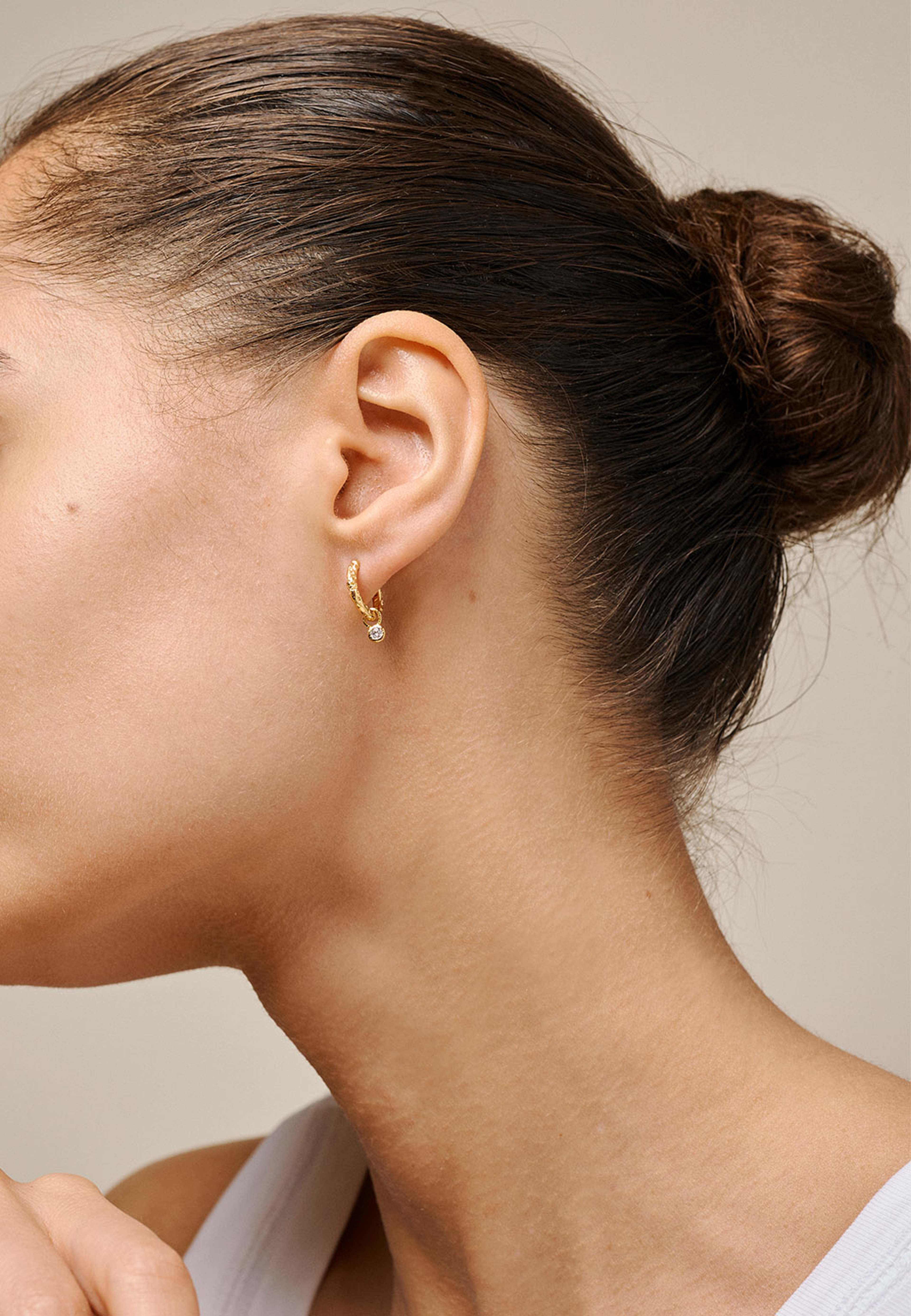 Hoops, Belle CZ