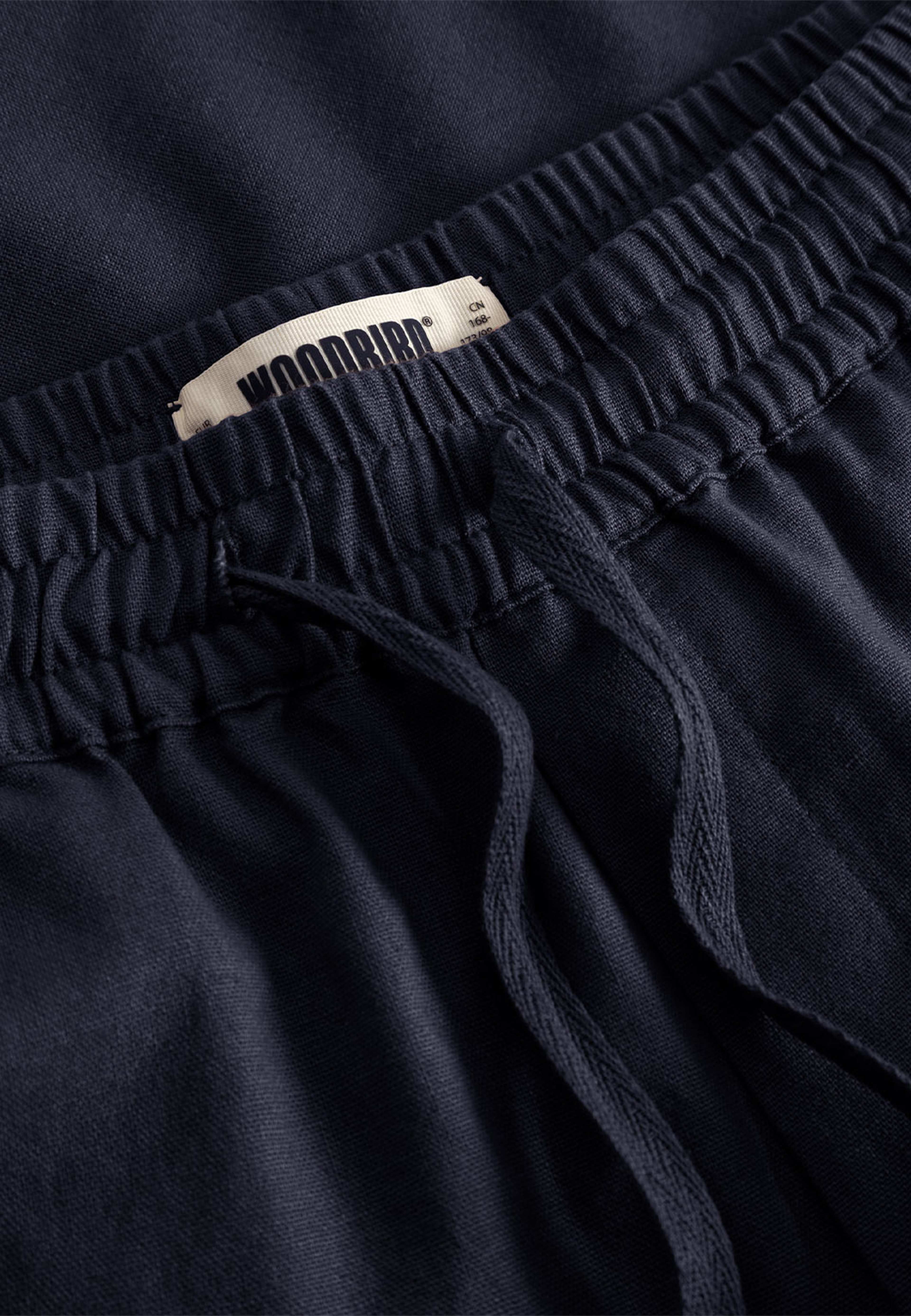 Bommy Linen Shorts, från Woodbird, i färgen Navy. Klicka för att öppna bilden i stort format