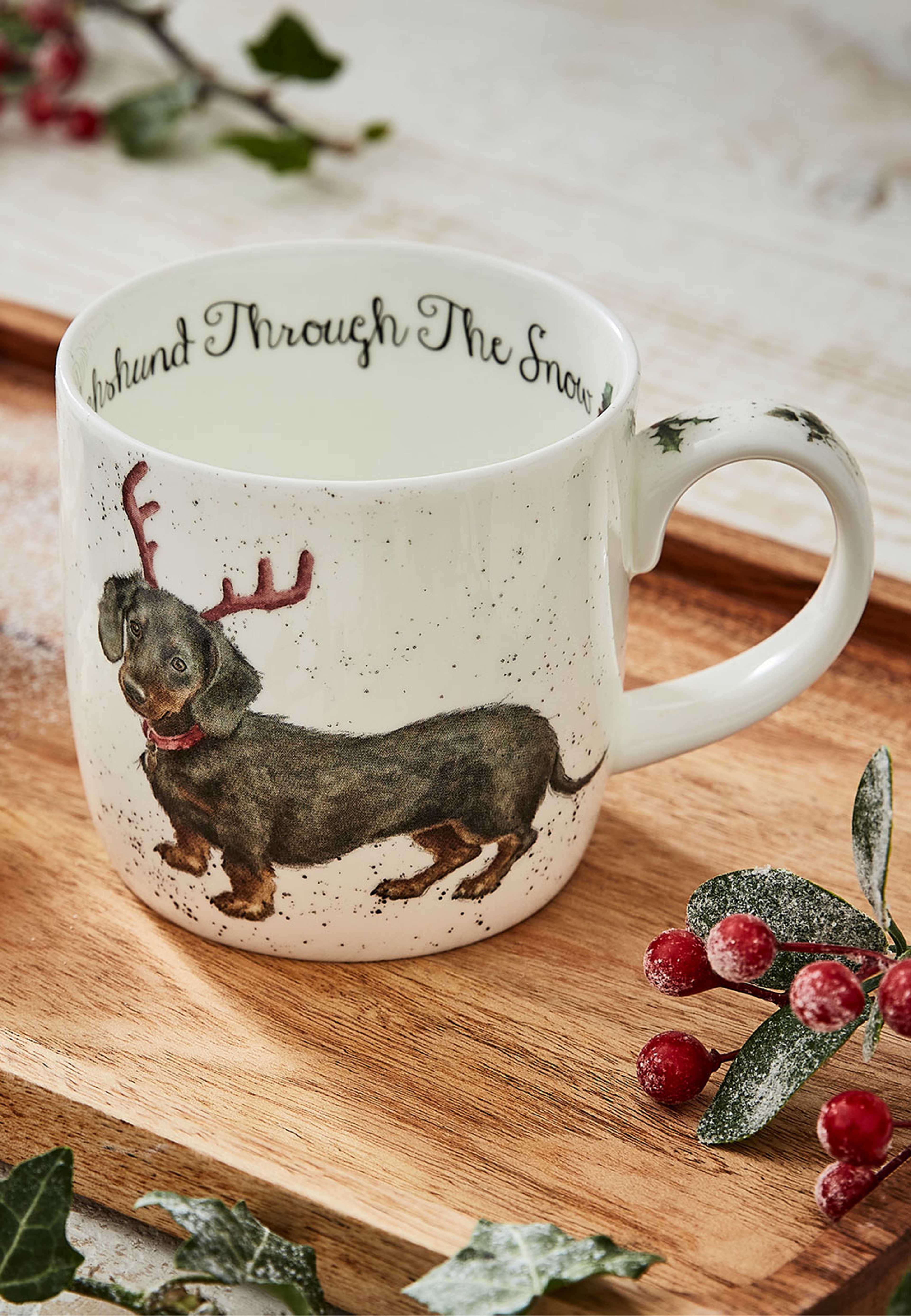 Mugg Dachshund Through the Snow 31 cl, från Wrendale, i färgen Multi. Klicka för att öppna bilden i stort format