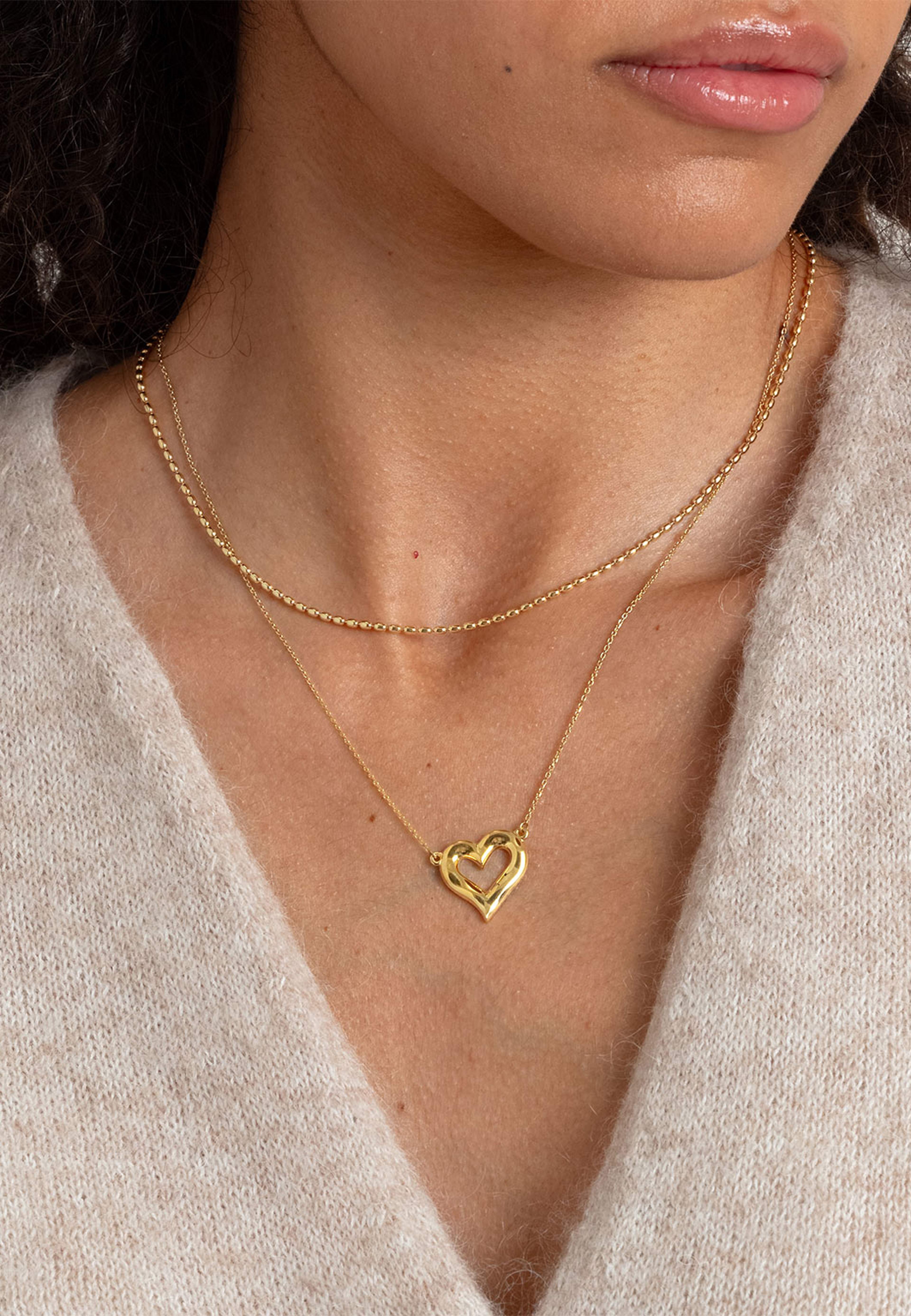 Puff Heart Necklace Gold, från Syster P, i färgen Gold.