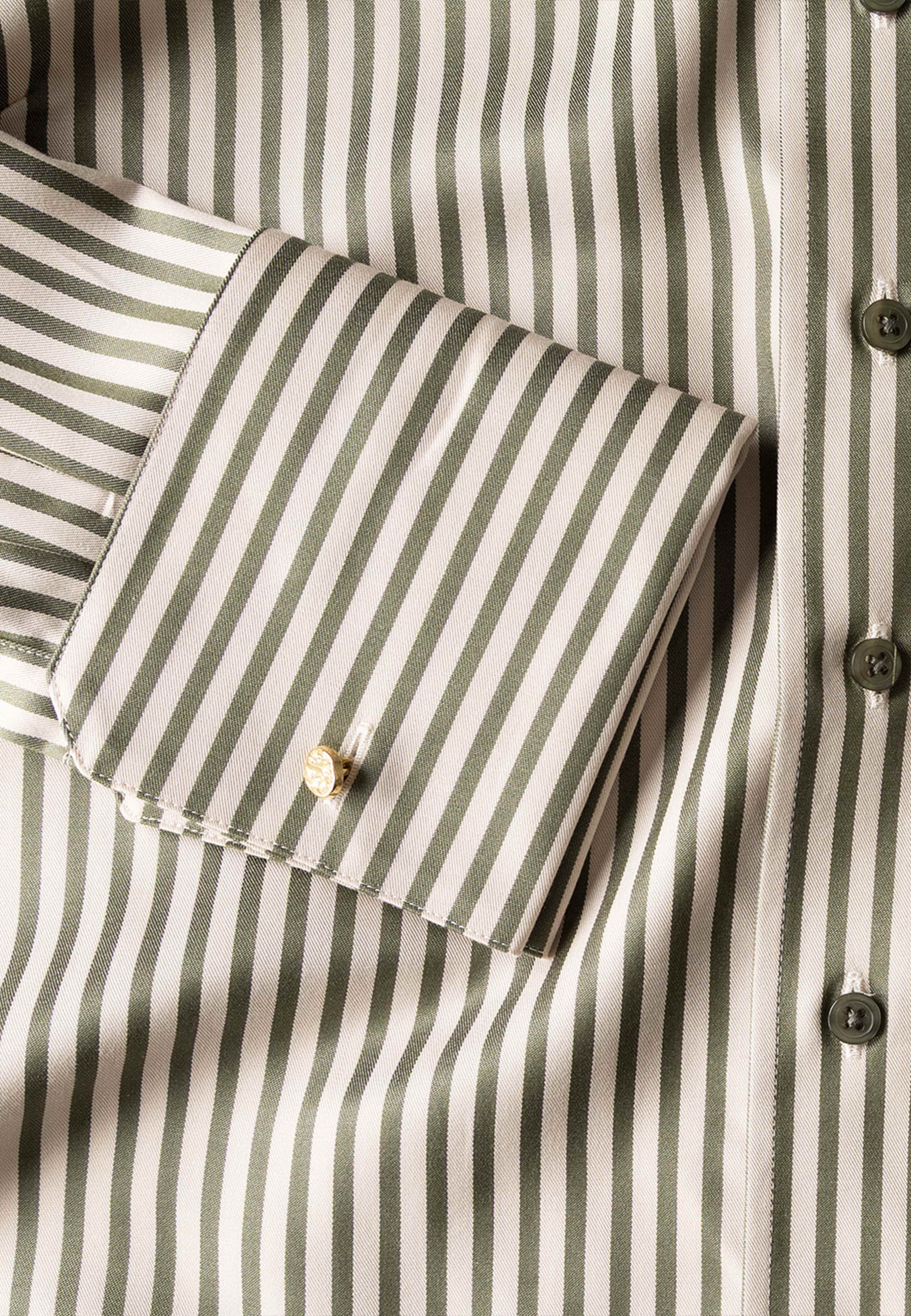 Randig Skjorta Piper Legacy Stripe, från The Shirt Factory, i färgen Forest Green. Klicka för att öppna bilden i stort format