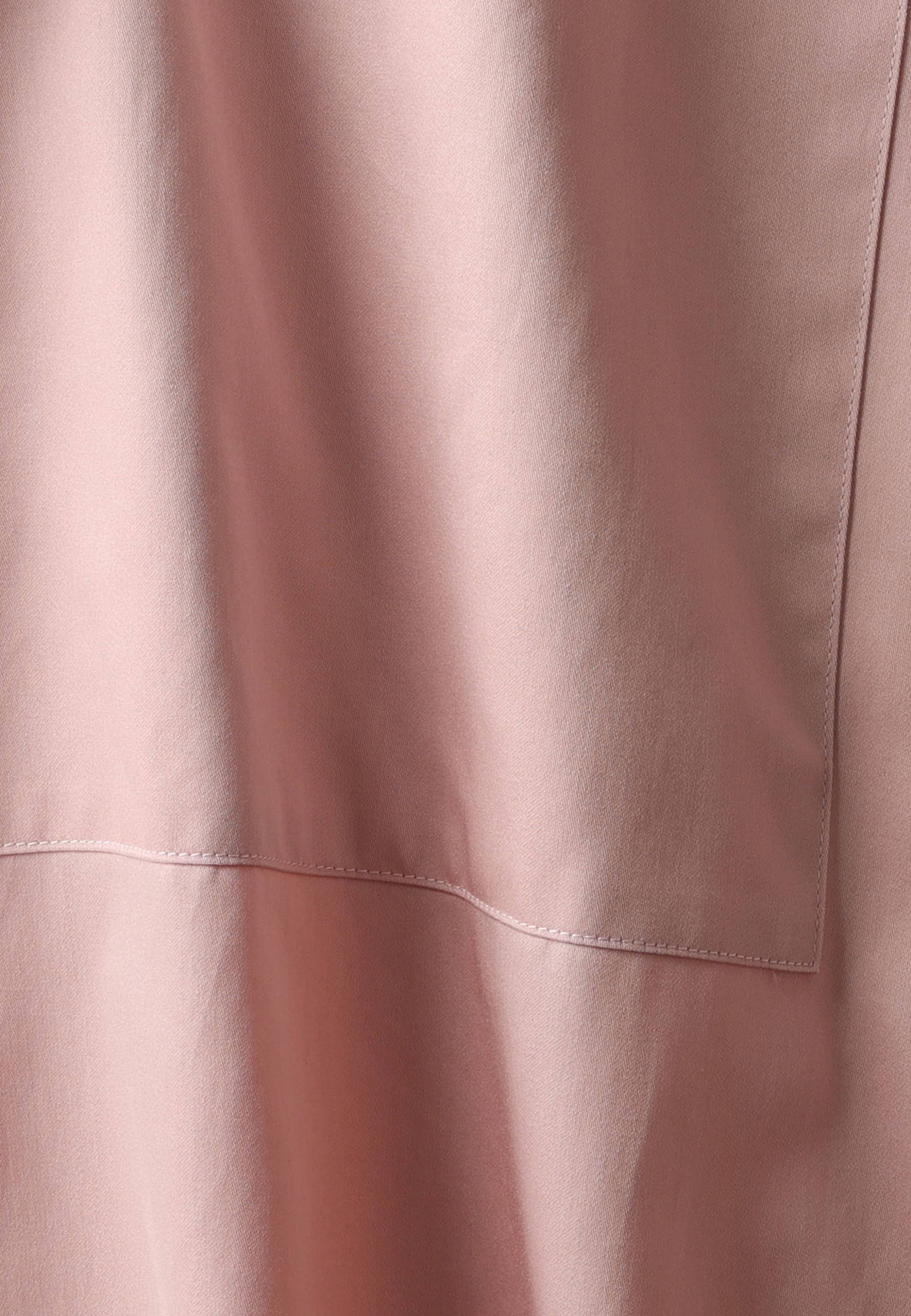 Skjorta Anya Cotton Poplin, från The Shirt Factory, i färgen Pink. Klicka för att öppna bilden i stort format