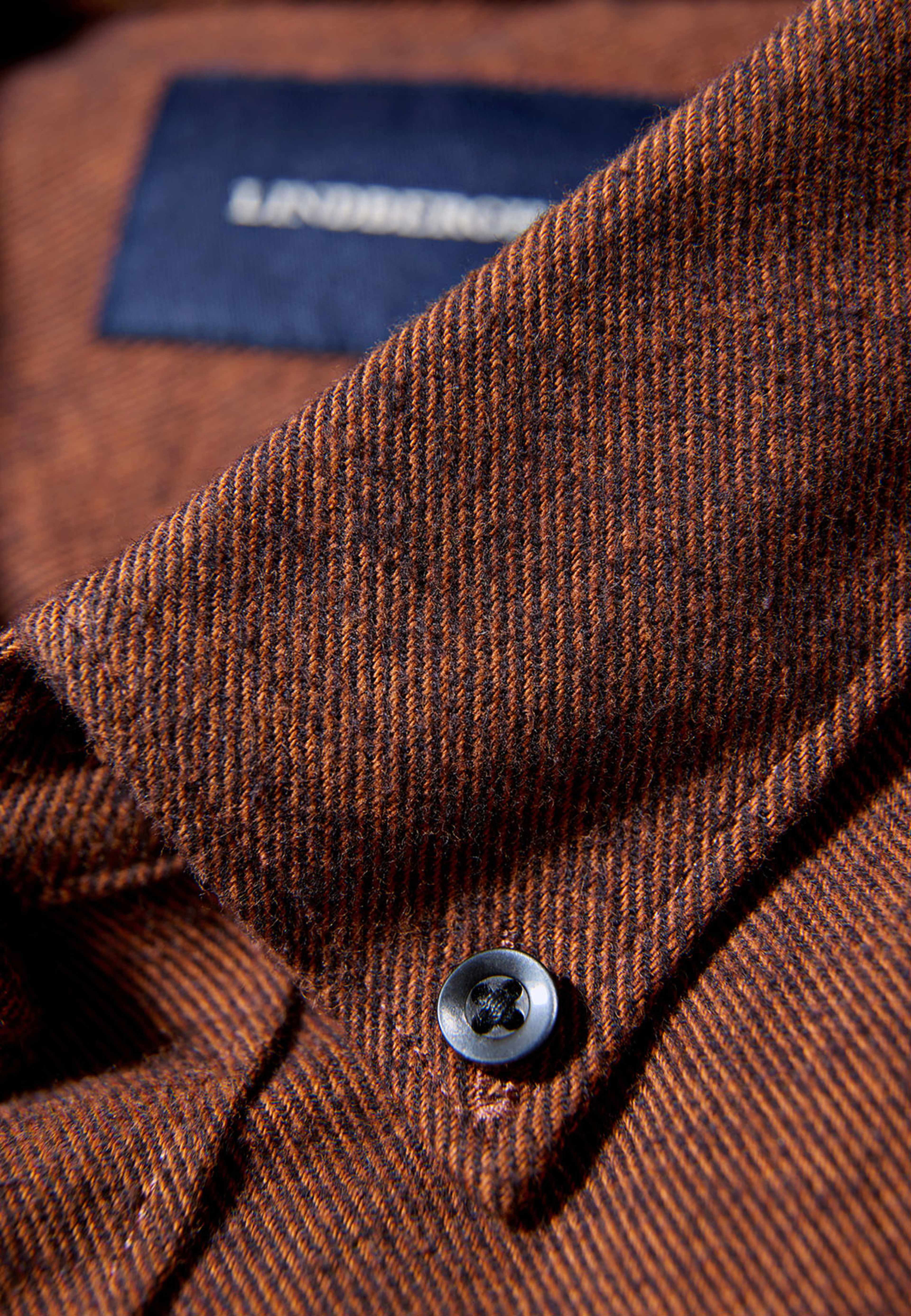 Lindbergh Brushed twill Shirt L/S, från Lindbergh, i färgen Dk Brown. Klicka för att öppna bilden i stort format