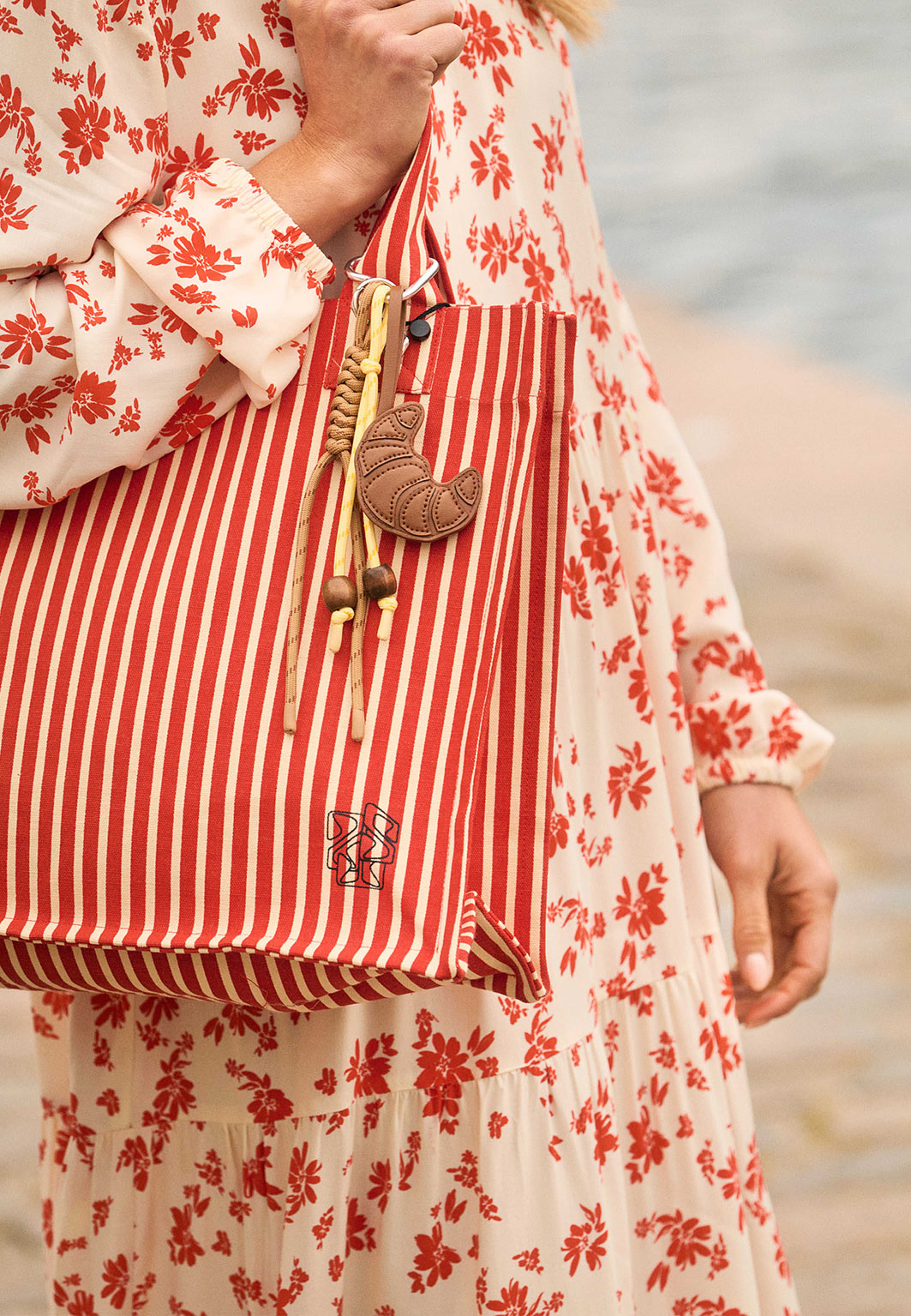 Perni Charm, från Saint Tropez, i färgen Pineapple Slice. Klicka för att öppna bilden i stort format