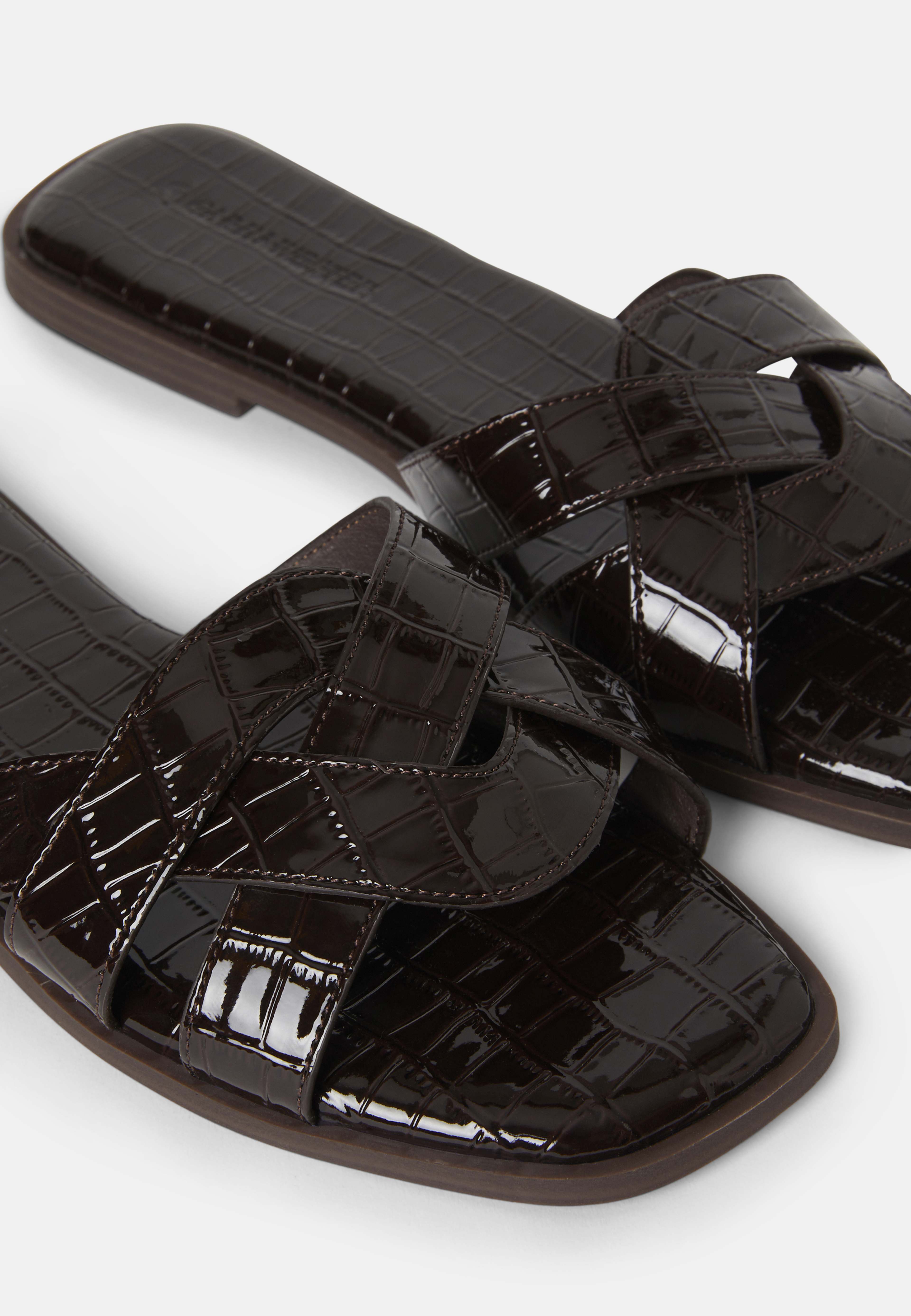 Slip in-sandaler, från Carin Wester, i färgen Dark Brown Croc. Klicka för att öppna bilden i stort format