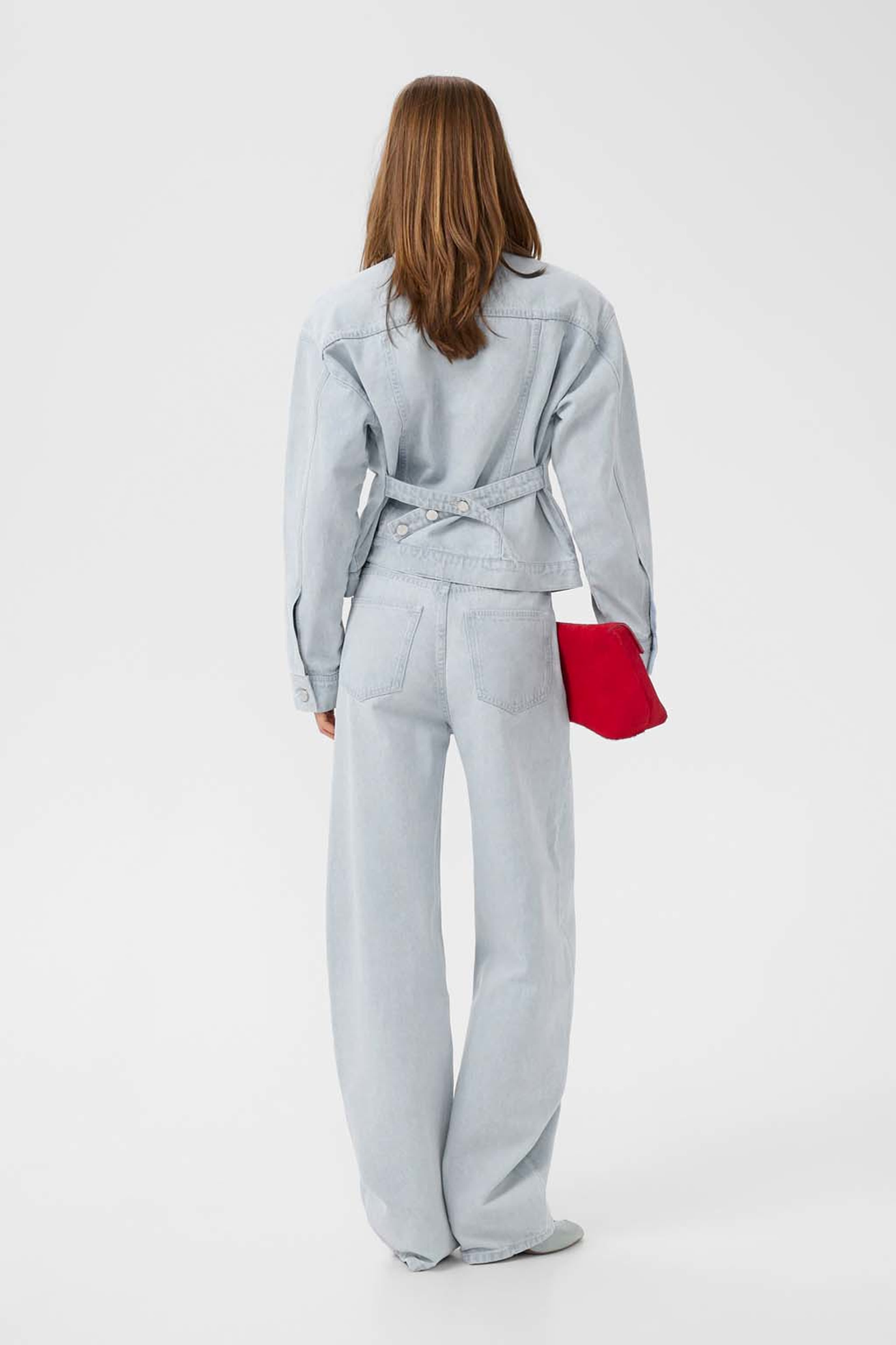 GZparwana HW barrel jeans, från Gestuz, i färgen Vintage Light Denim. Klicka för att öppna bilden i stort format