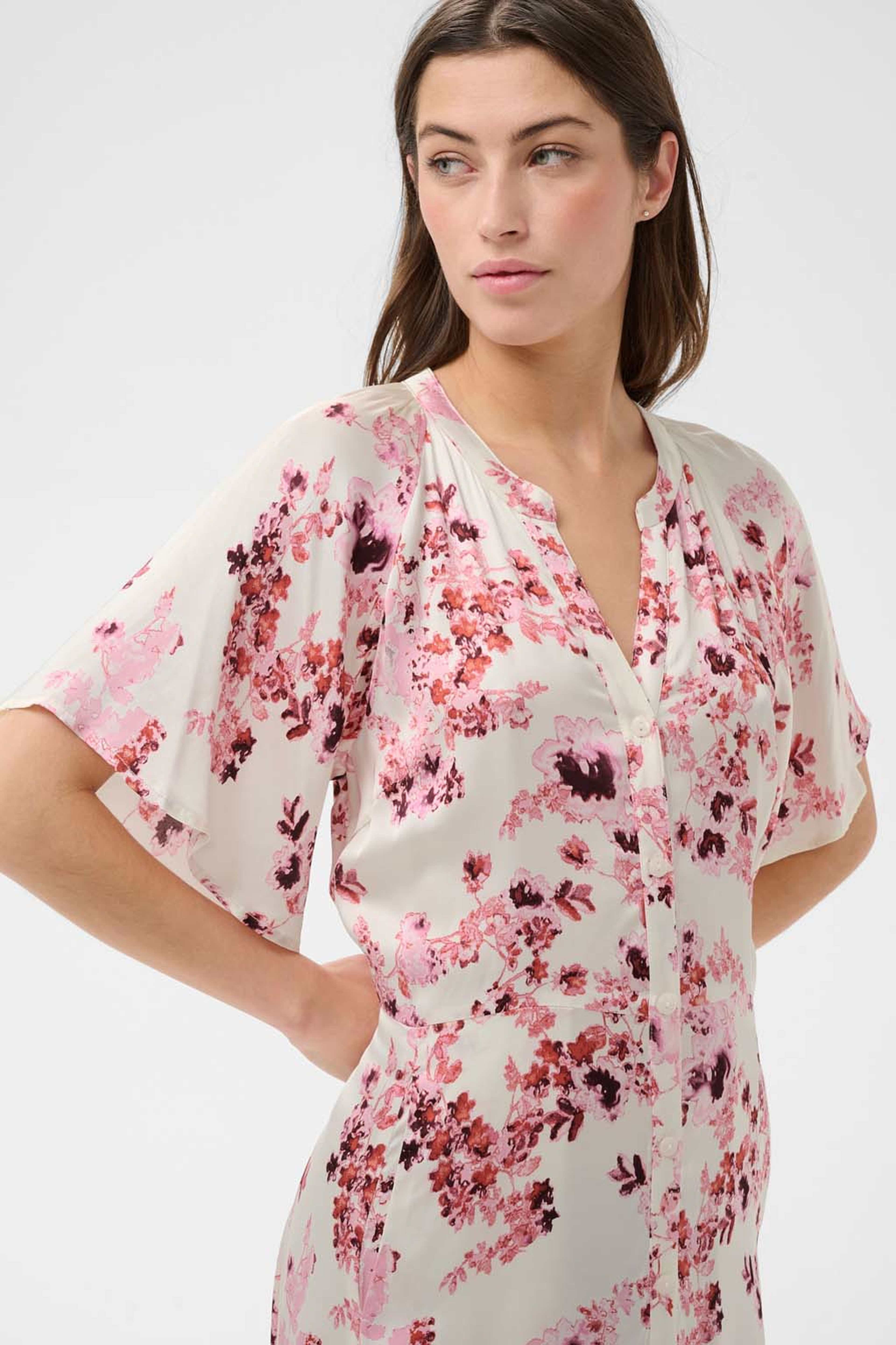 AlajaPW dress, från Part Two, i färgen Pink Shadow Flower Print. Klicka för att öppna bilden i stort format