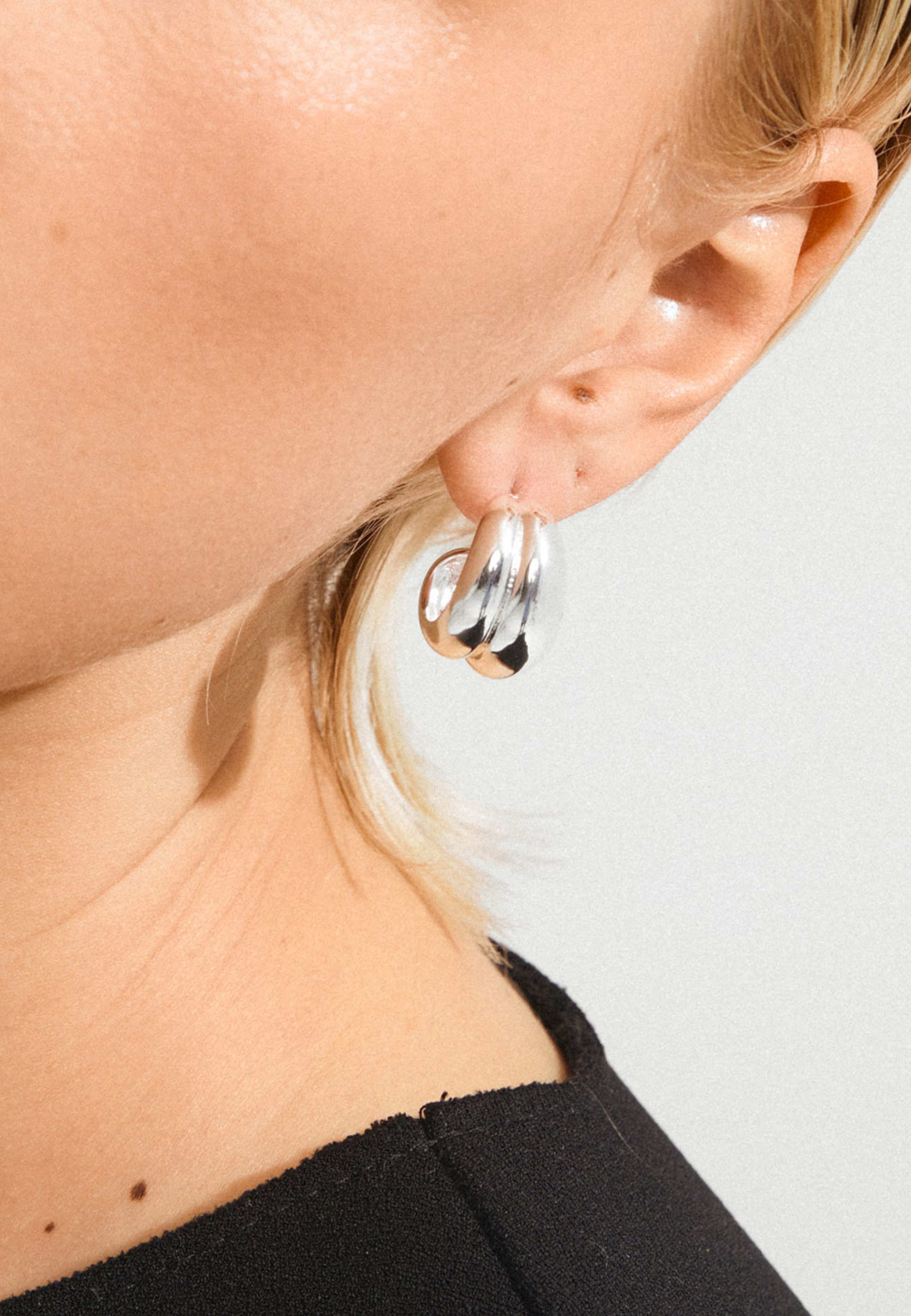 MIKO earrings silver-plated, från Pilgrim, i färgen Silver Plated. Klicka för att öppna bilden i stort format