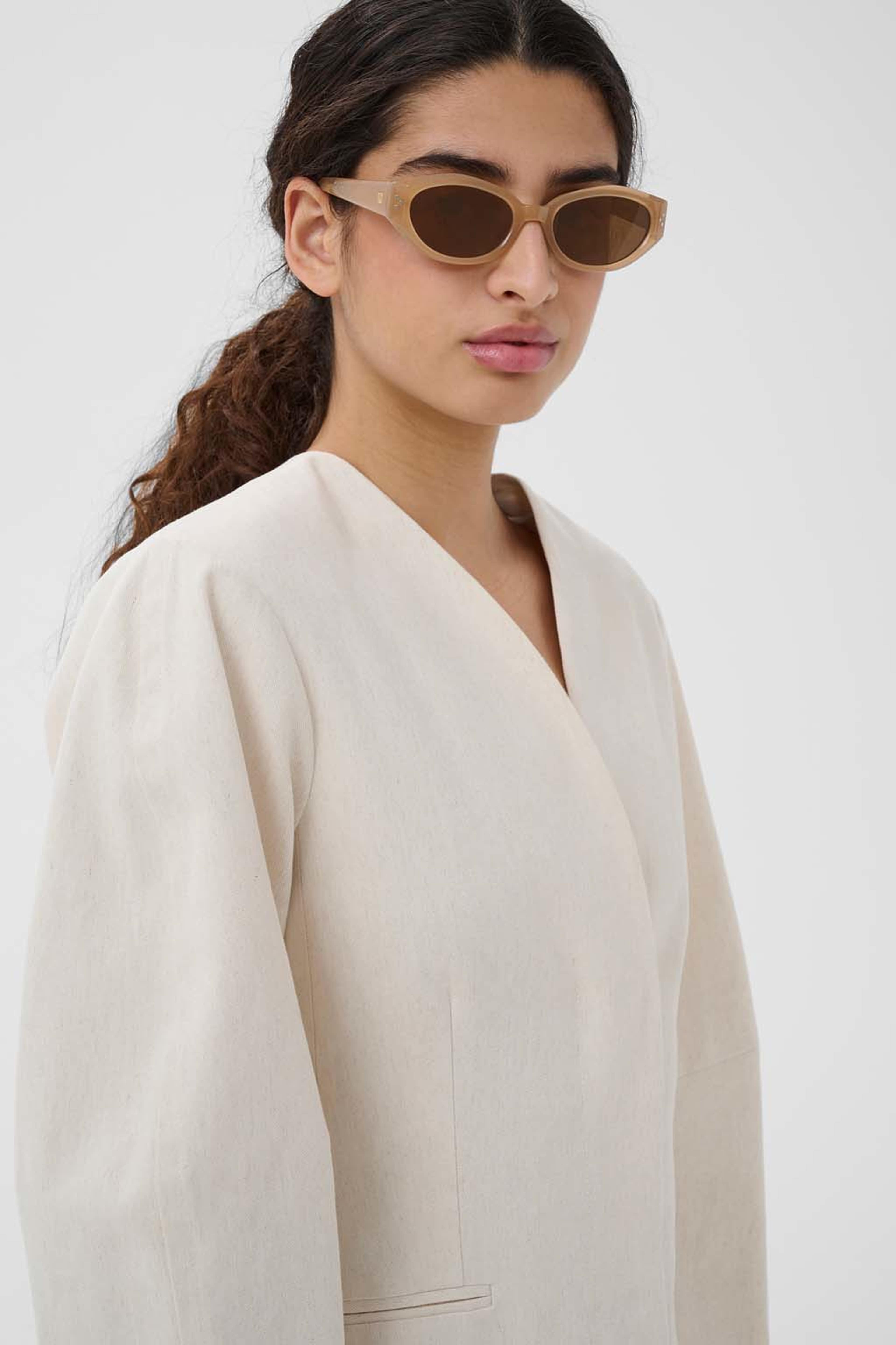 BILLIEIW SUNGLASSES, från Inwear, i färgen Rose Dust. Klicka för att öppna bilden i stort format