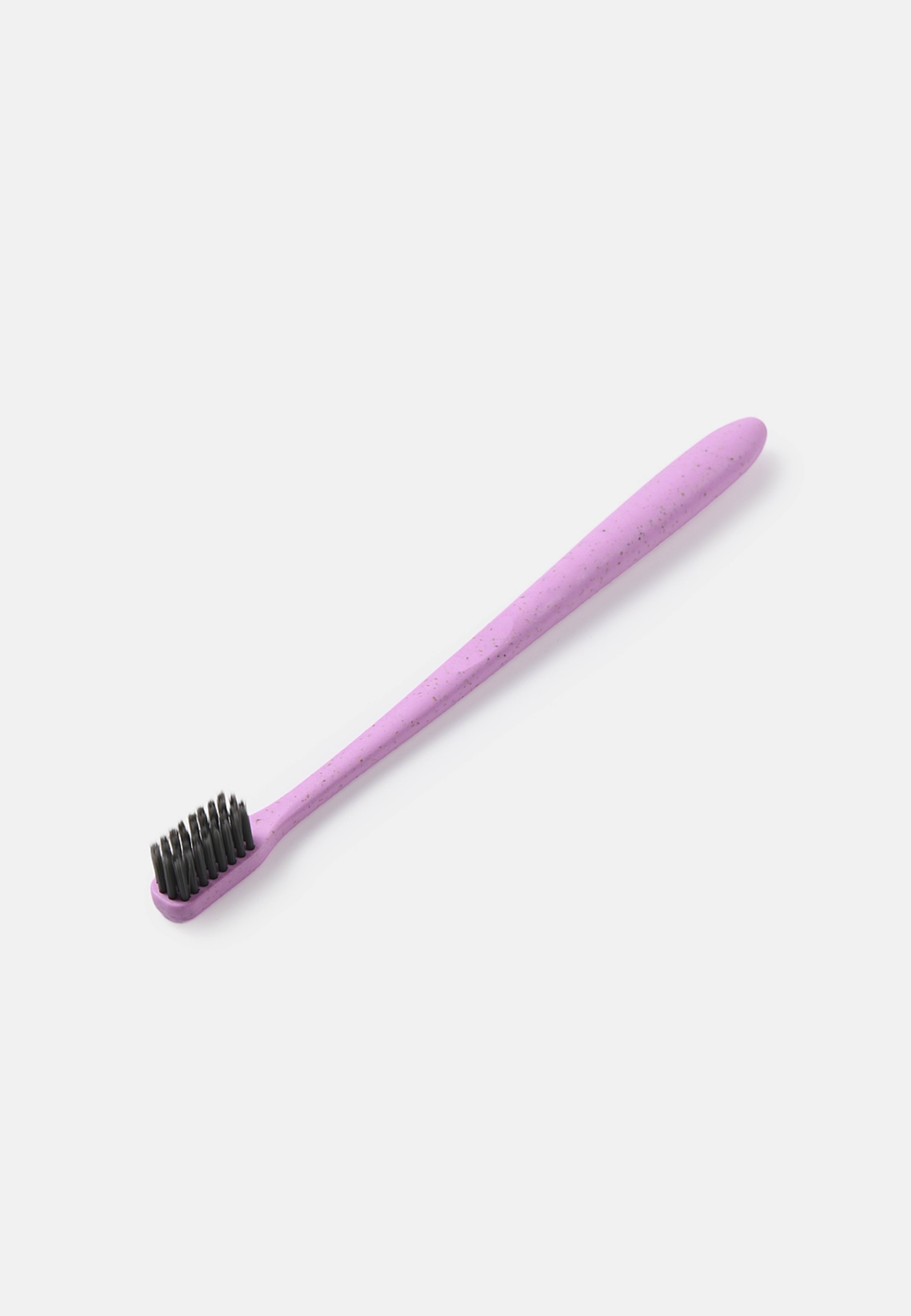 Essential Toothbrush, från Å BEAUTY, i färgen Pink. Klicka för att öppna bilden i stort format