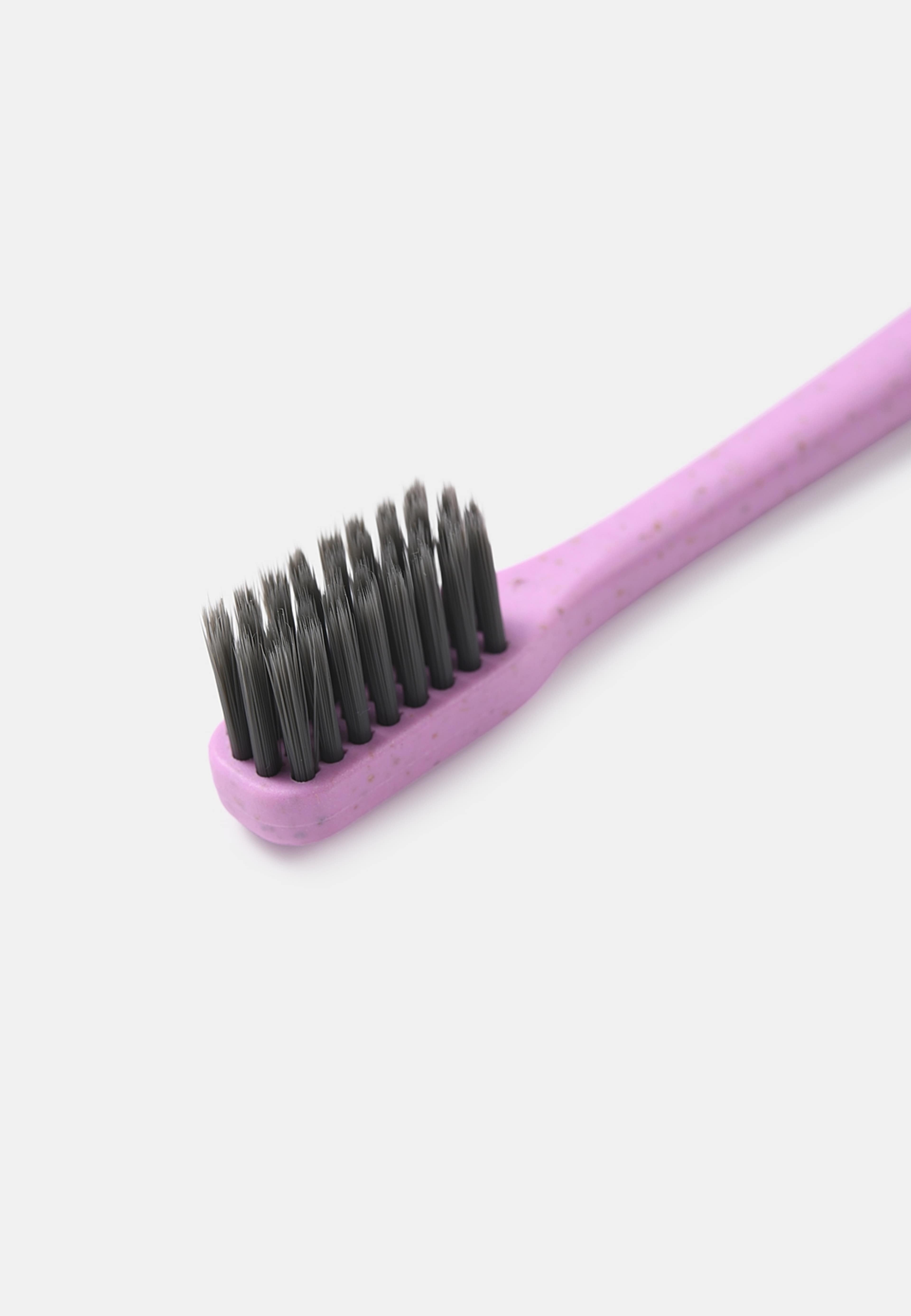 Essential Toothbrush, från Å BEAUTY, i färgen Pink. Klicka för att öppna bilden i stort format