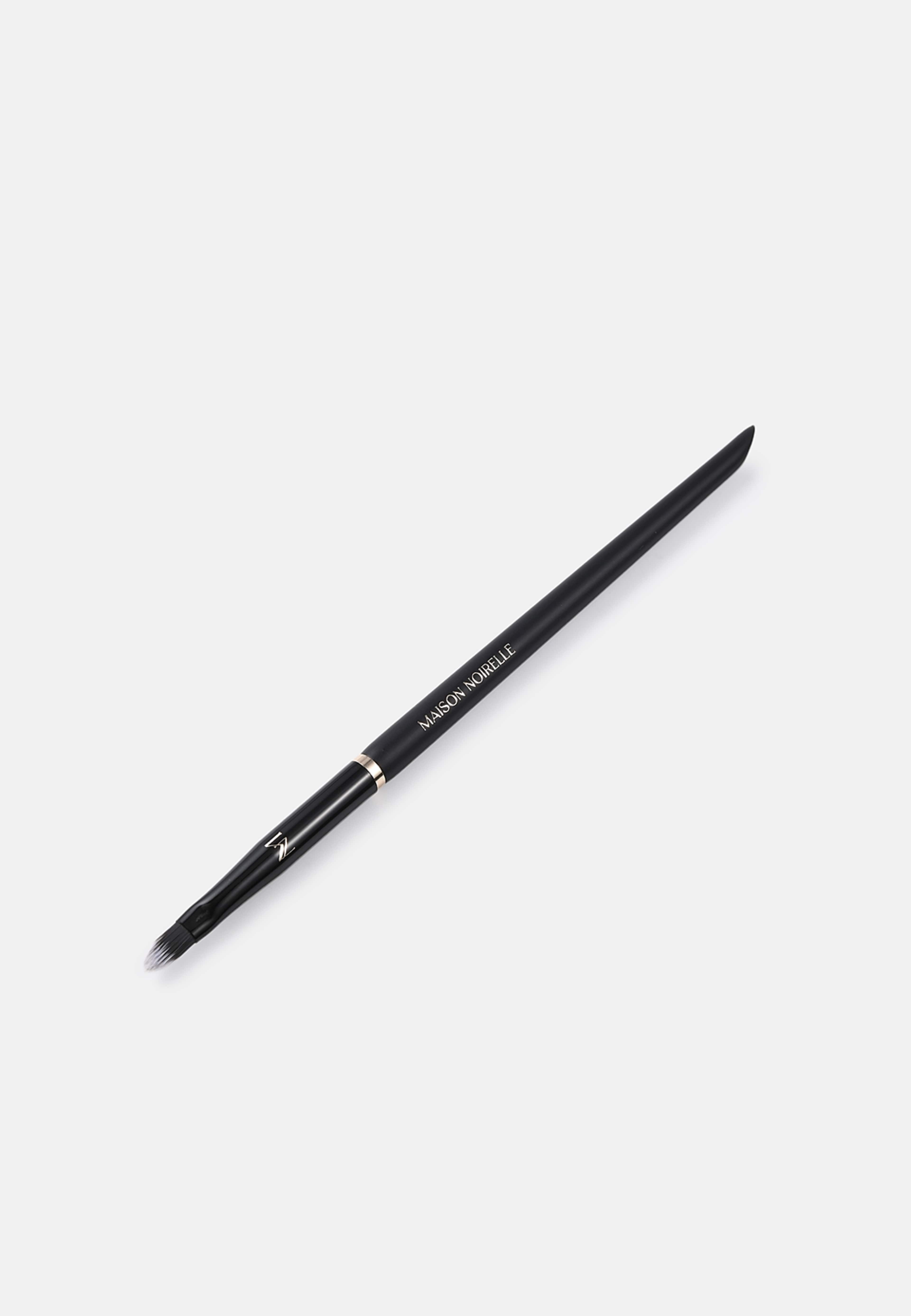 410 The Lip & Detail Brush, från Maison Noirelle. Klicka för att öppna bilden i stort format