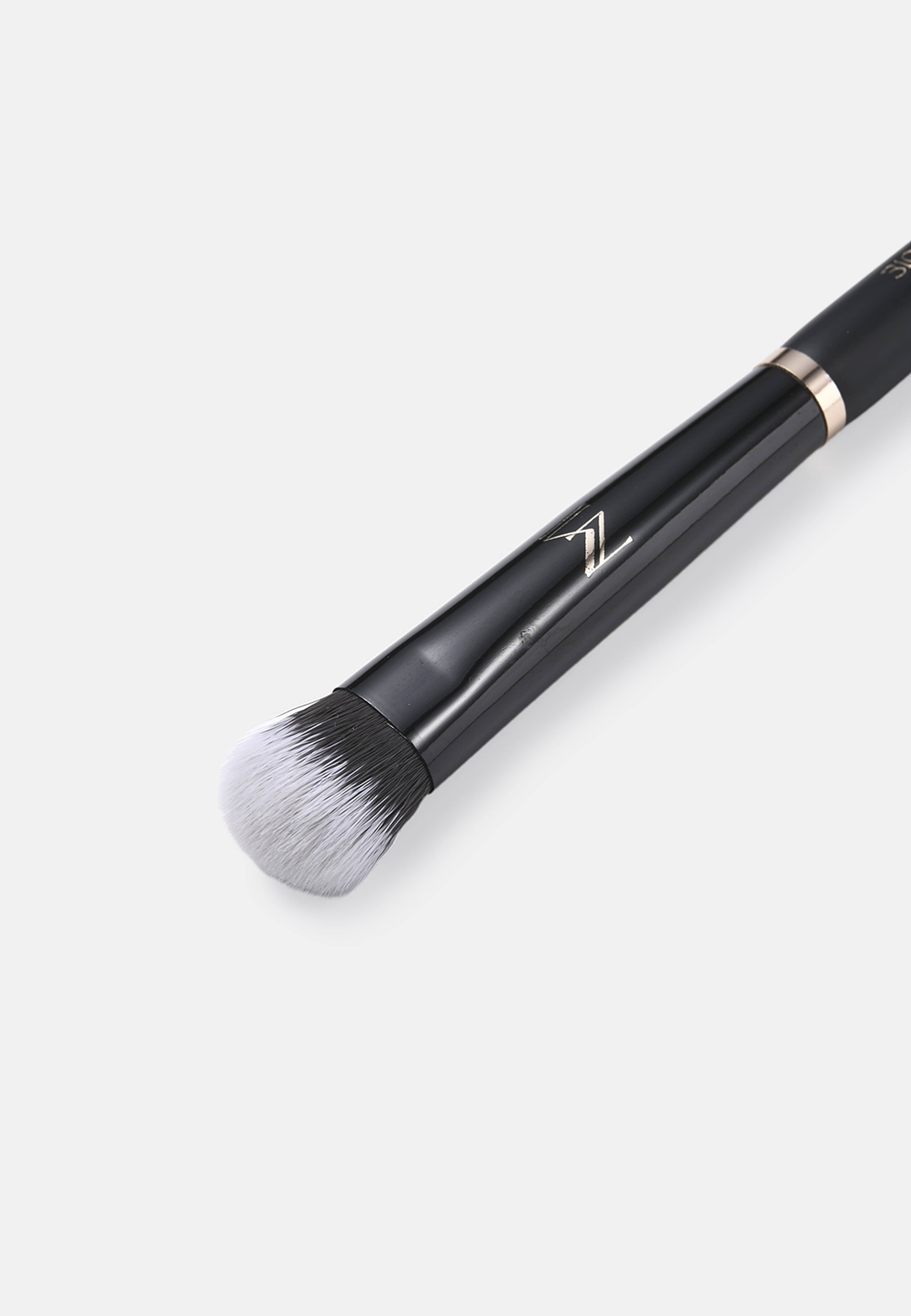 310 The Shader Brush, från Maison Noirelle. Klicka för att öppna bilden i stort format