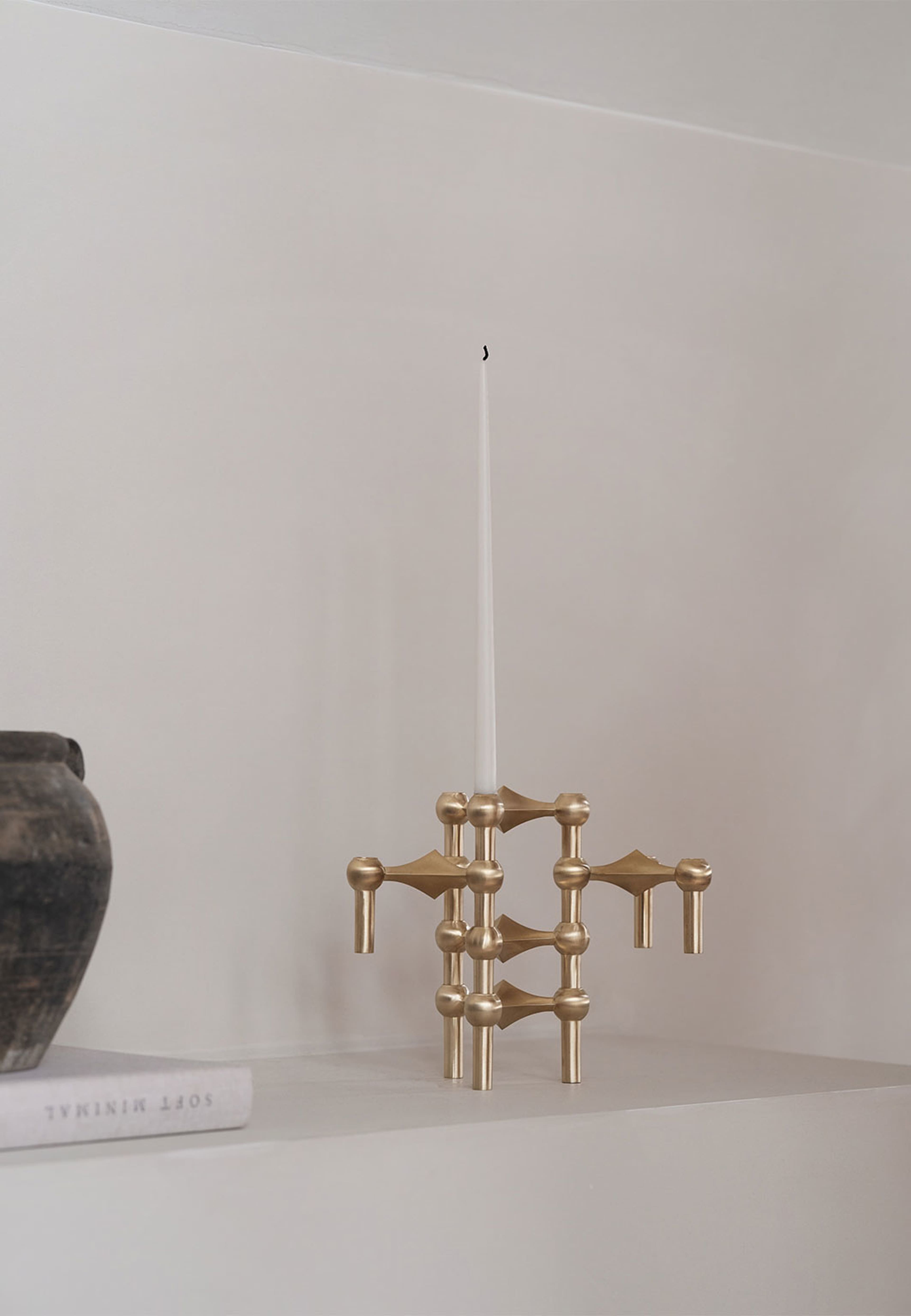 Candle holder Nagel brushed brass 3-p, från STOFF Nagel, i färgen Brushed Brass. Klicka för att öppna bilden i stort format