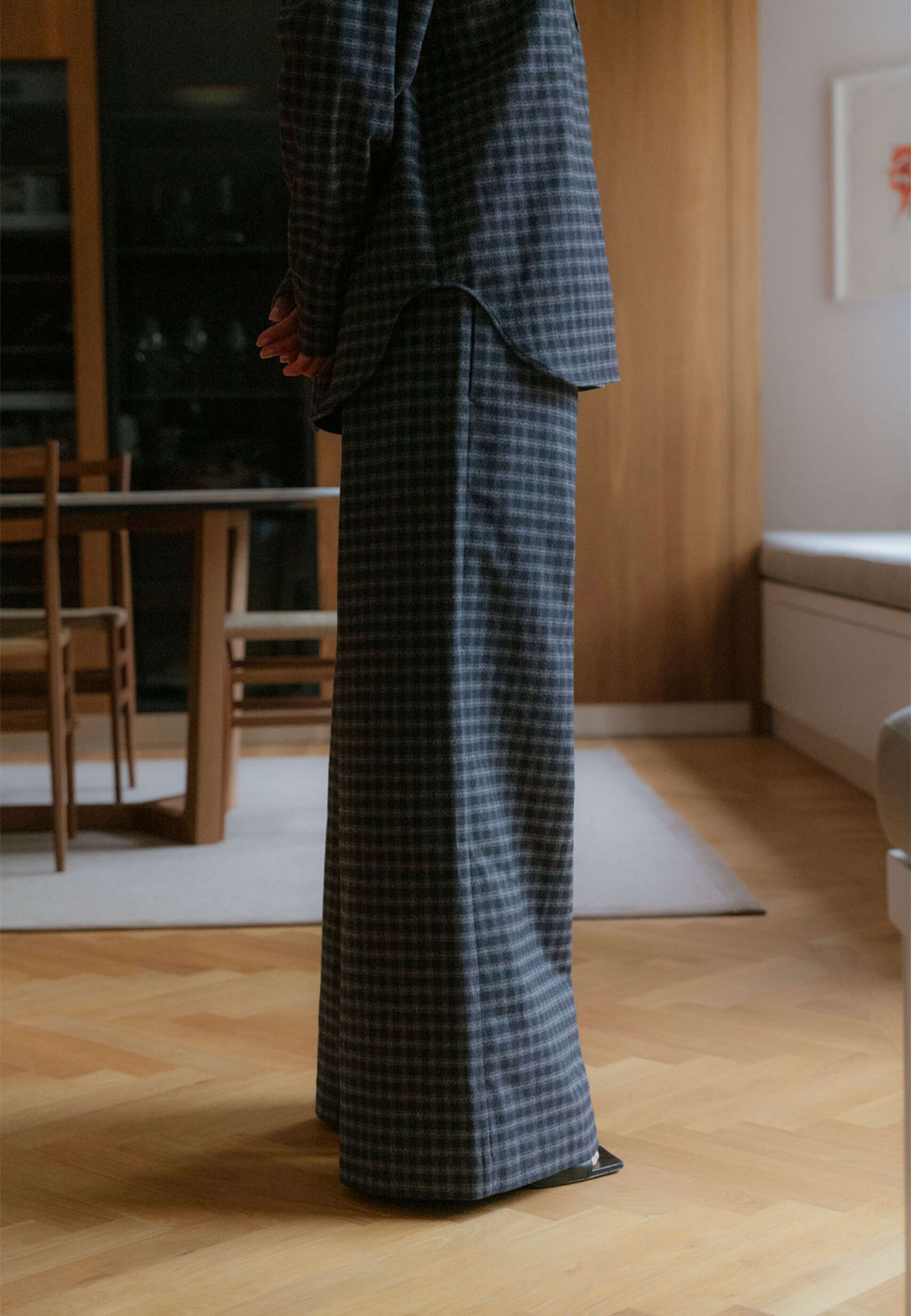 VACANT Pants, från A Part Of The Art, i färgen Black Check. Klicka för att öppna bilden i stort format