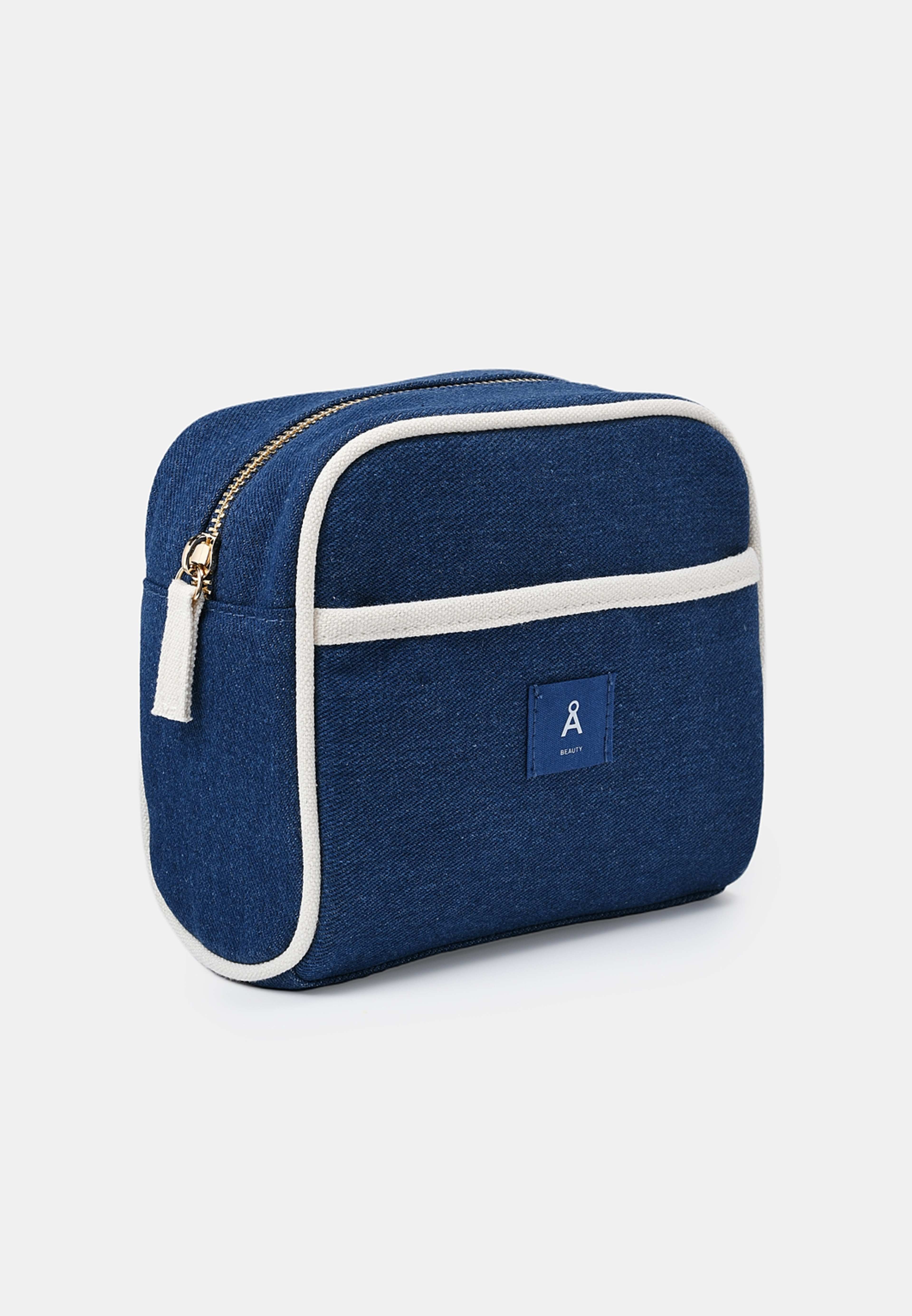 Cotton Beauty Bag, från Å BEAUTY, i färgen Denim. Klicka för att öppna bilden i stort format